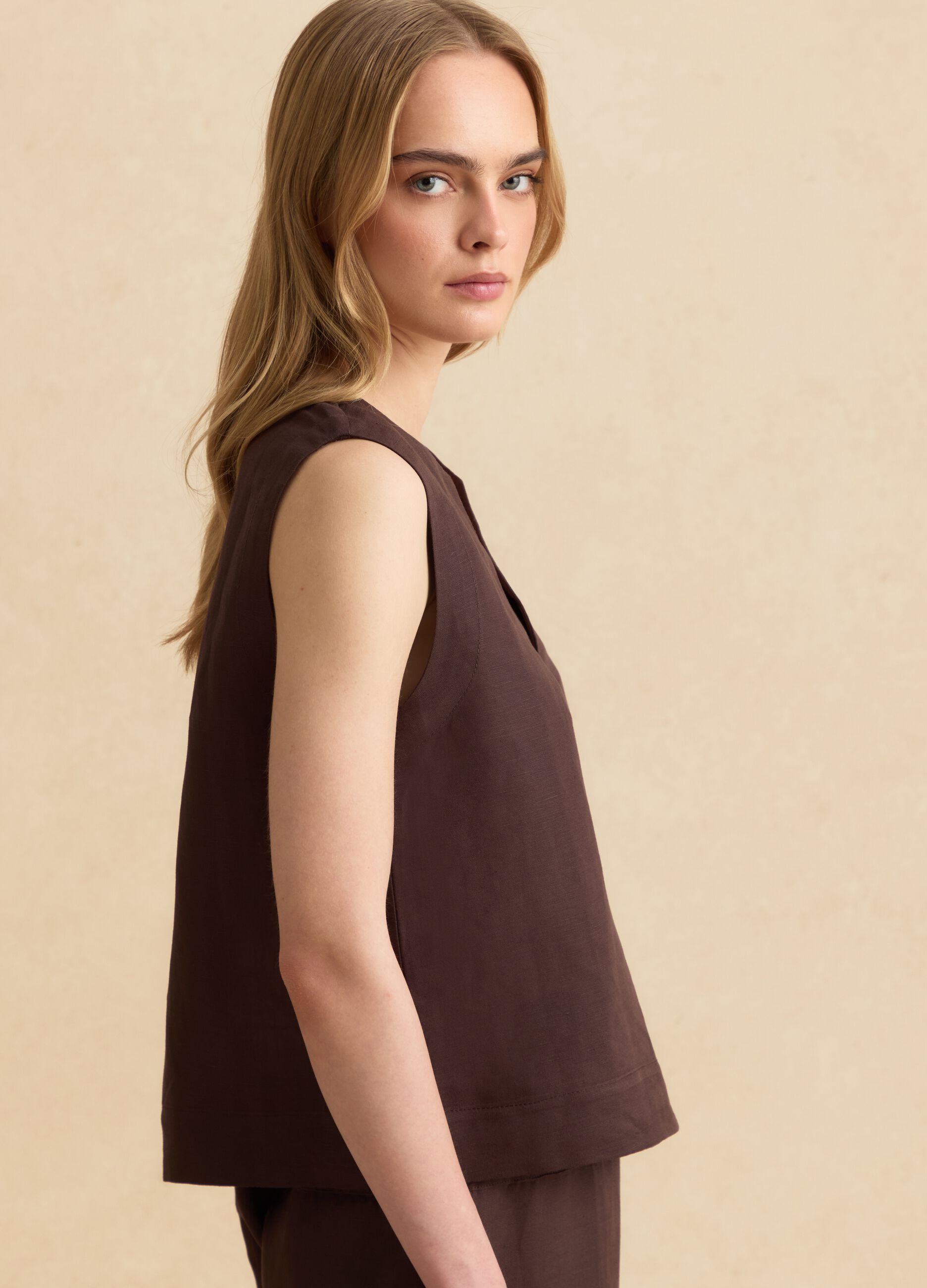 Top castanho oversized em mistura de linho e viscose