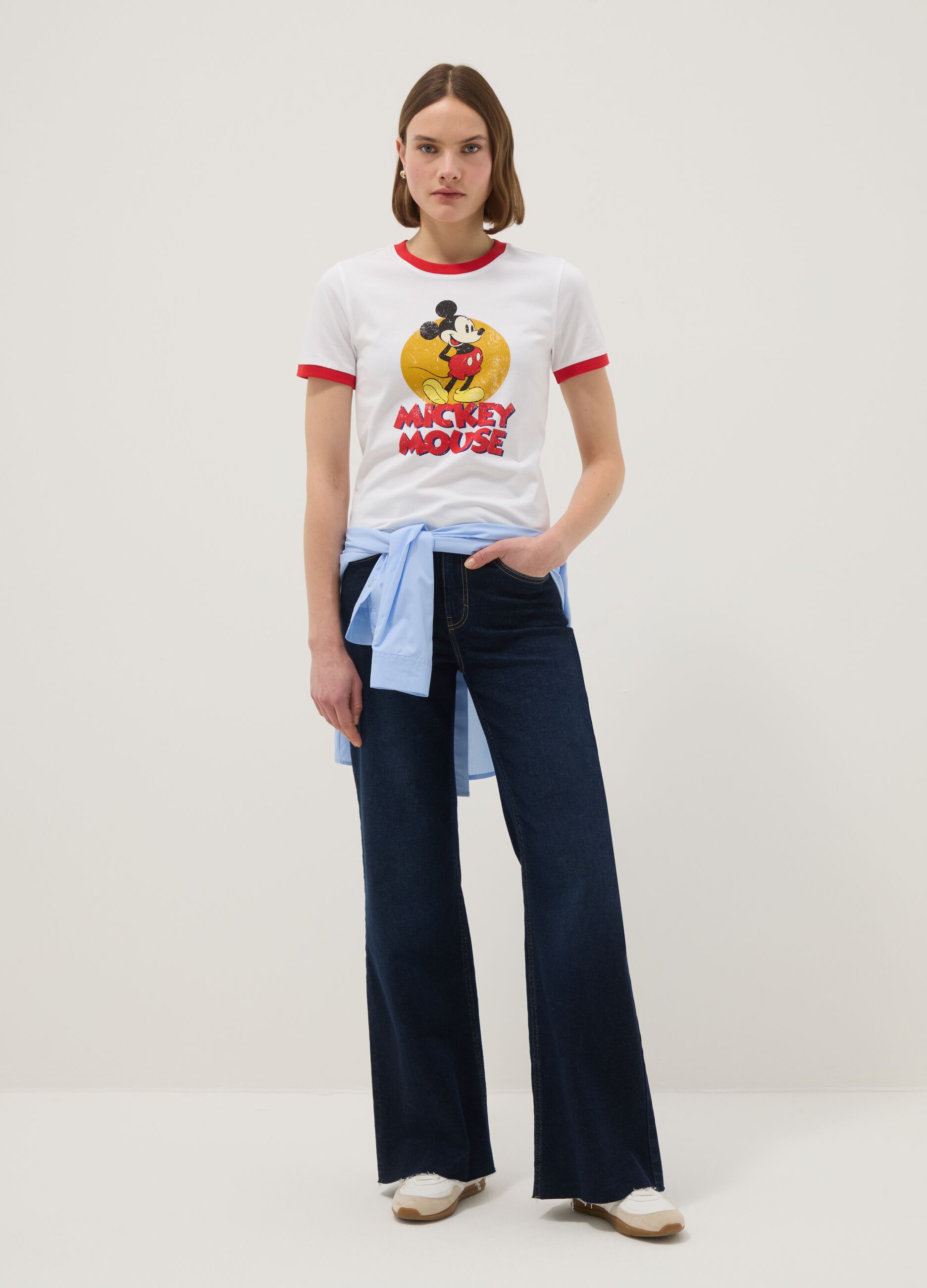 Ά&sigma;&pi;&rho;&omicron; &mu;&pi;&lambda;&omicron;&upsilon;&zeta;ά&kappa;&iota; &alpha;&pi;ό &kappa;&alpha;&theta;&alpha;&rho;ό &beta;&alpha;&mu;&beta;ά&kappa;&iota; &kappa;&alpha;&nu;&omicron;&nu;&iota;&kappa;ή&sigmaf; &epsilon;&phi;&alpha;&rho;&mu;&omicron;&gamma;ή&sigmaf; &mu;&epsilon; &epsilon;&kappa;&tau;ύ&pi;&omega;&sigma;&eta; Mickey Mouse