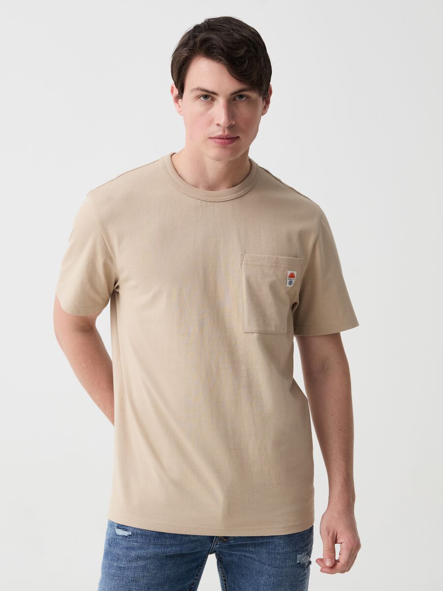 T-shirt in cotone con tasca_0