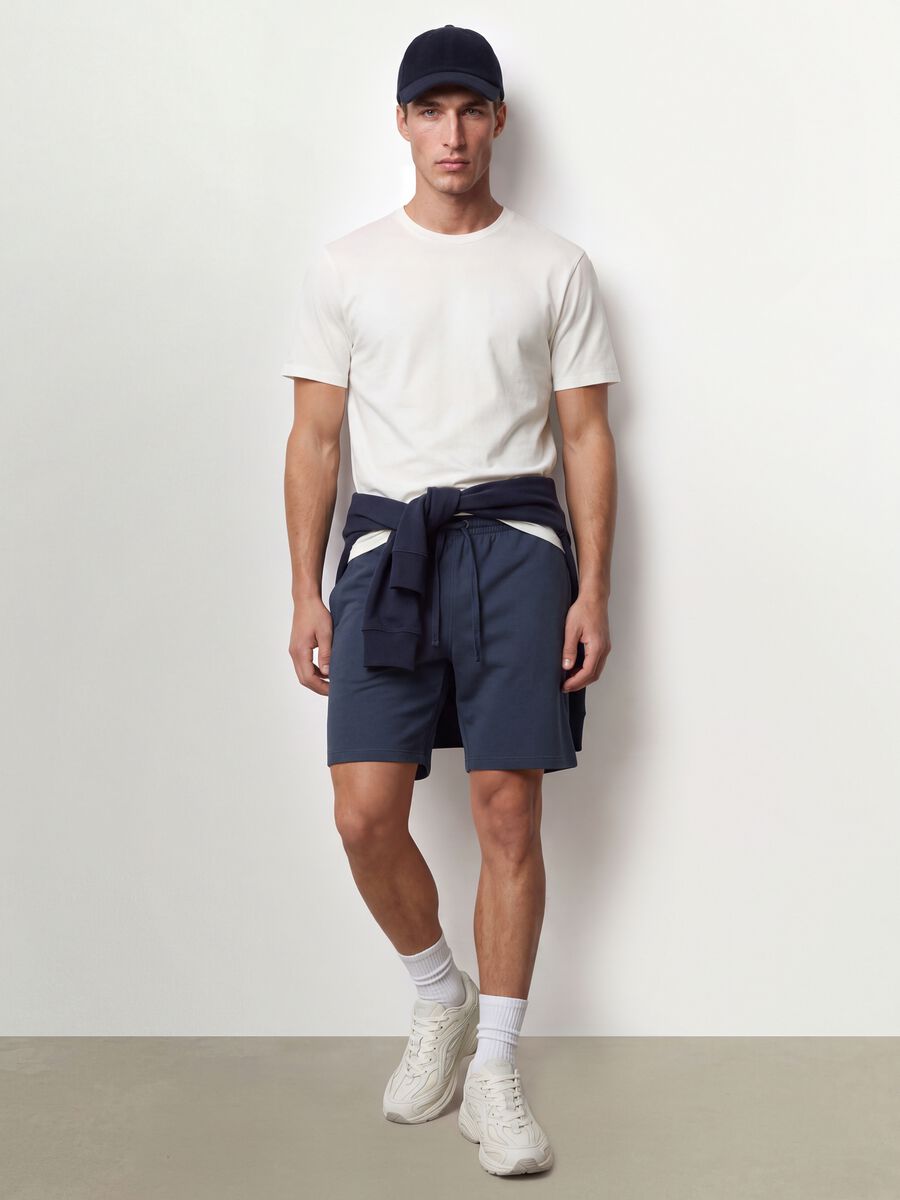 Grey cotton-blend shorts with elasticated waist, regular fit_0