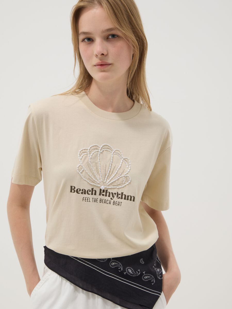 Beige short-sleeved pure cotton T-shirt with embroidery_0