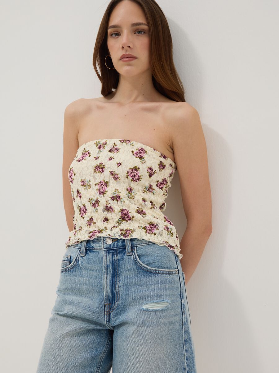 Kurzes beiges Stretch-Top mit Blumenmuster_3