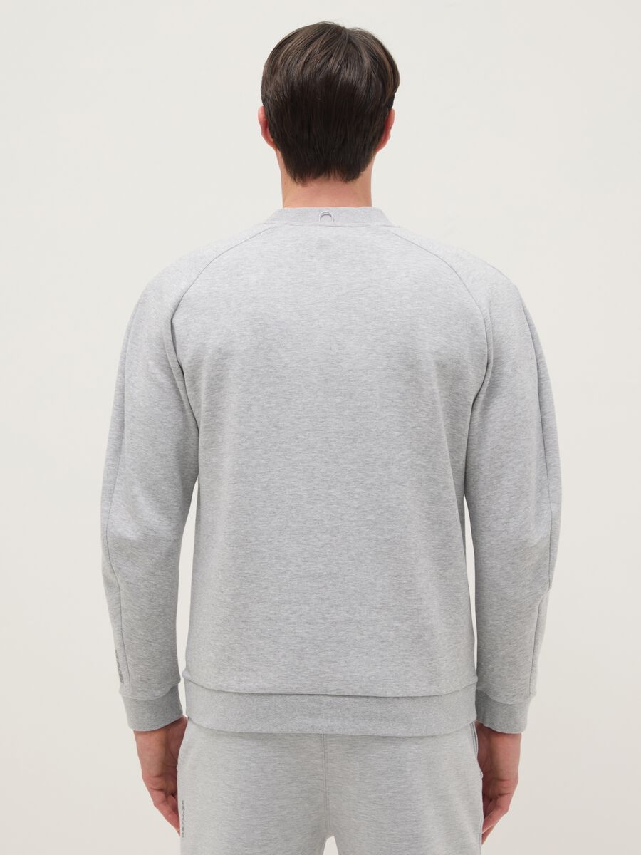 Grey cotton blend regular fit crew neck sweatshirt_2