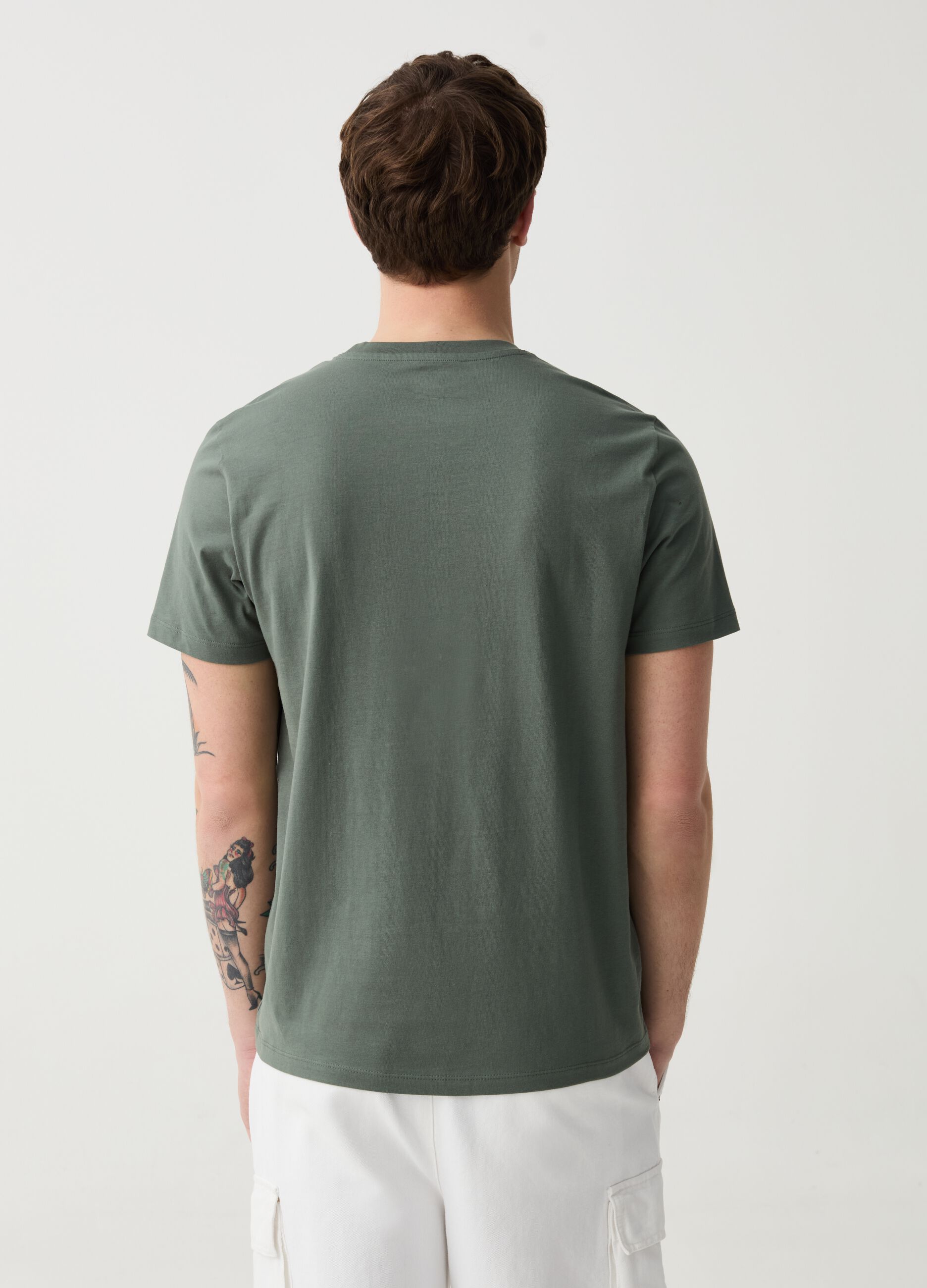 Camiseta de algodón orgánico con cuello redondo