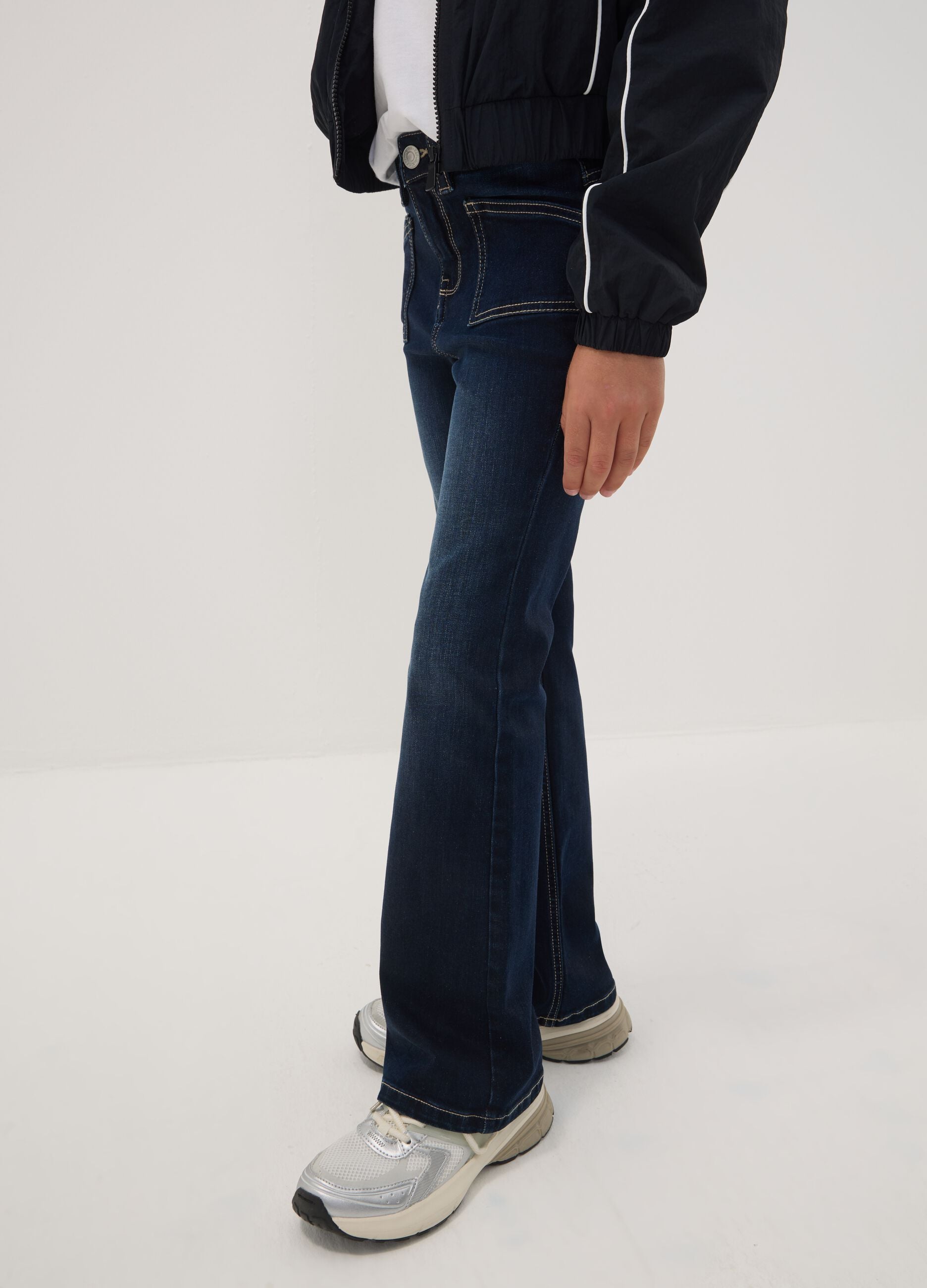 Girls&rsquo; blue flared stretch-cotton jeans