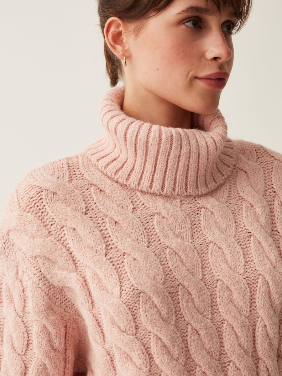 Pullover with cable-knit design_3