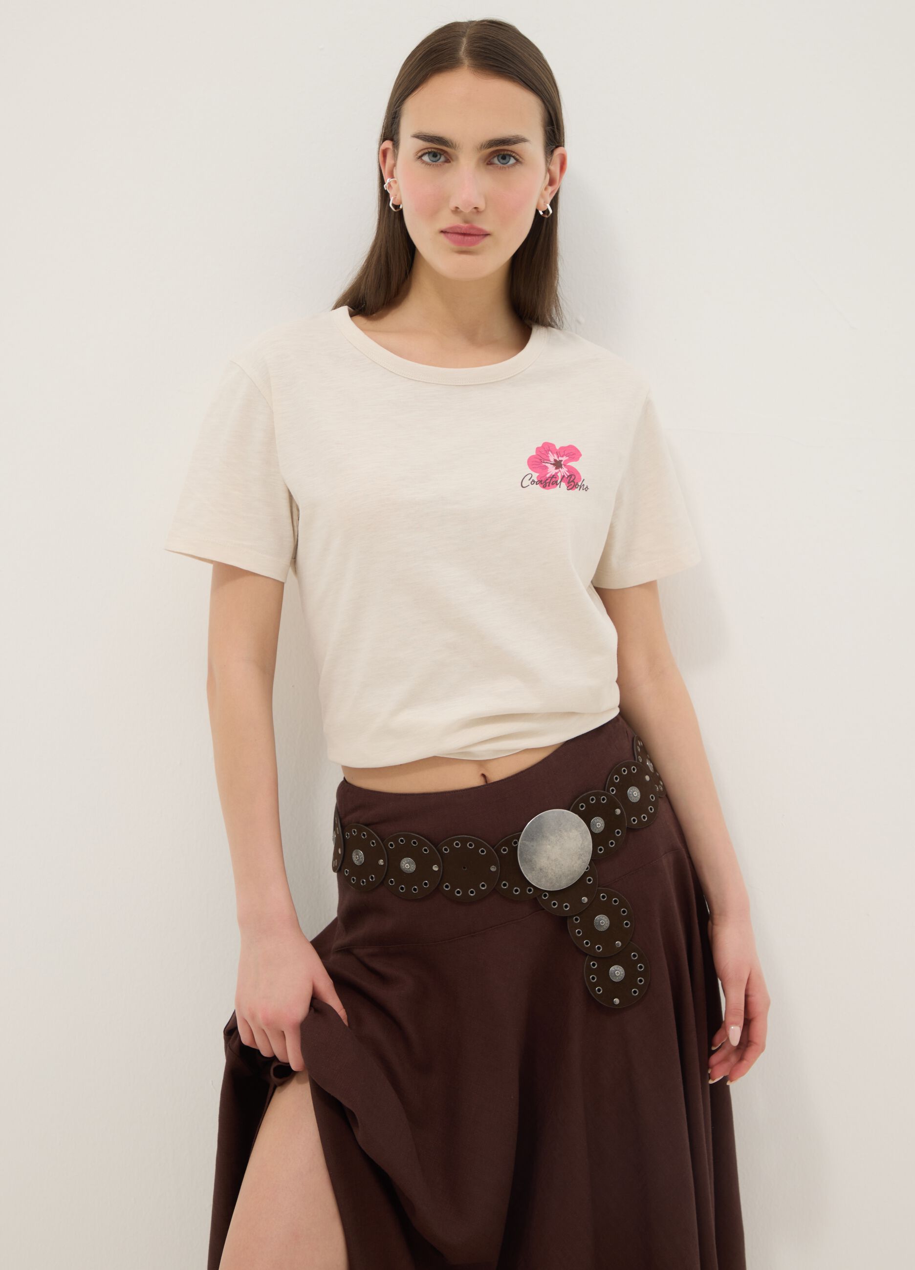 Beiges T-Shirt aus reiner Baumwolle im Relaxed Fit mit Blumenprint