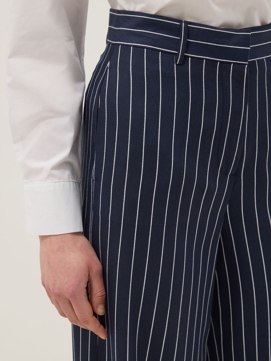 Multicolour Striped Viscose-Blend Oversize Fit Trousers_3