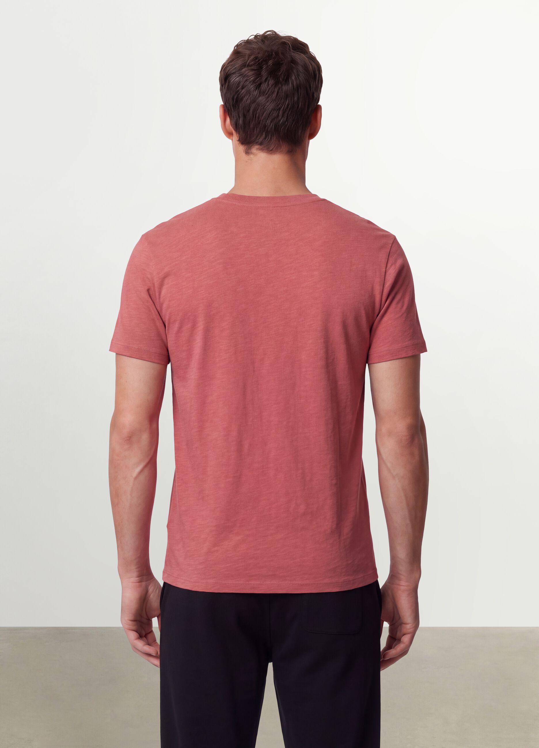 T-shirt rosa em algod&atilde;o puro de manga curta, corte regular