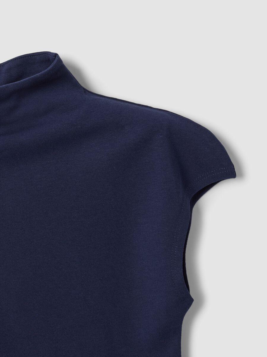 Blue fitted modal and stretch cotton T-shirt with raised neckline_5