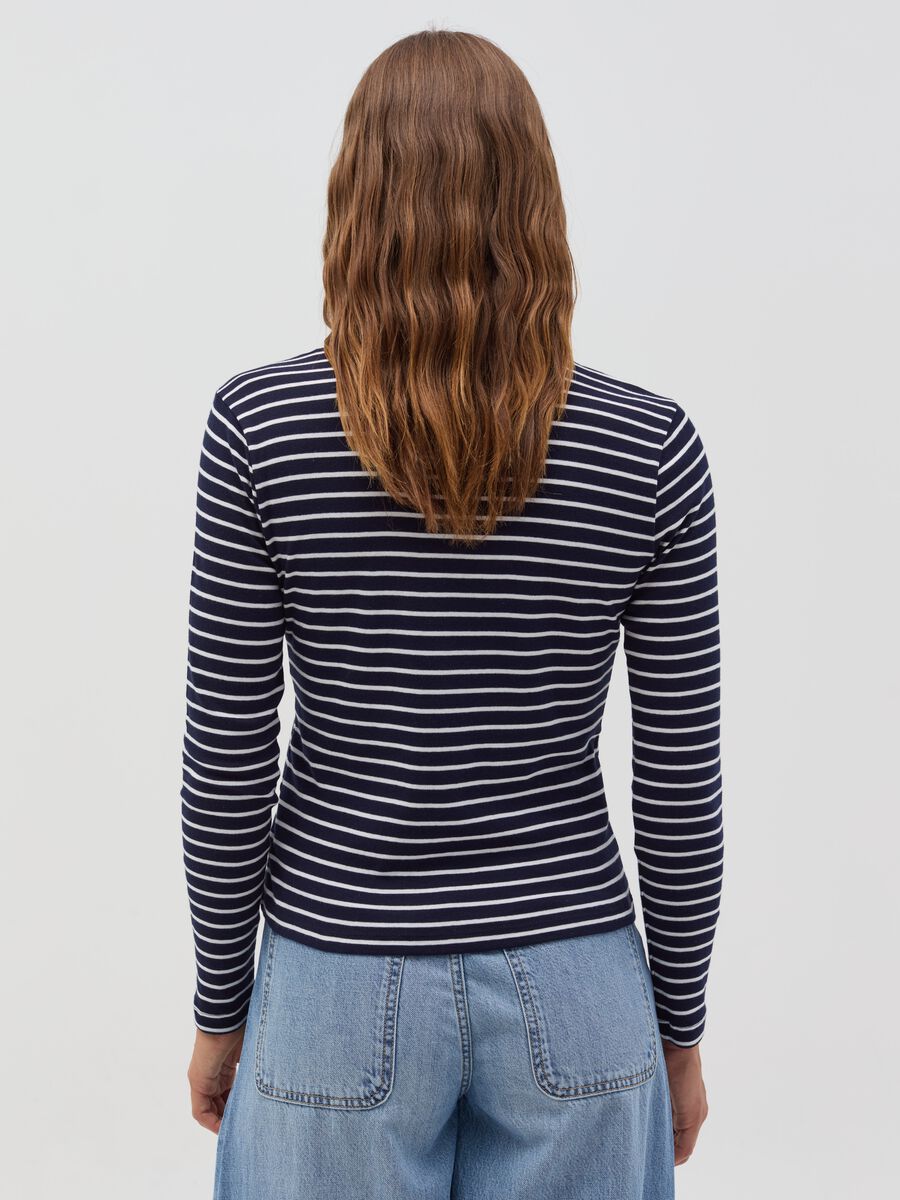 Long-sleeved T-shirt with polo neck_2