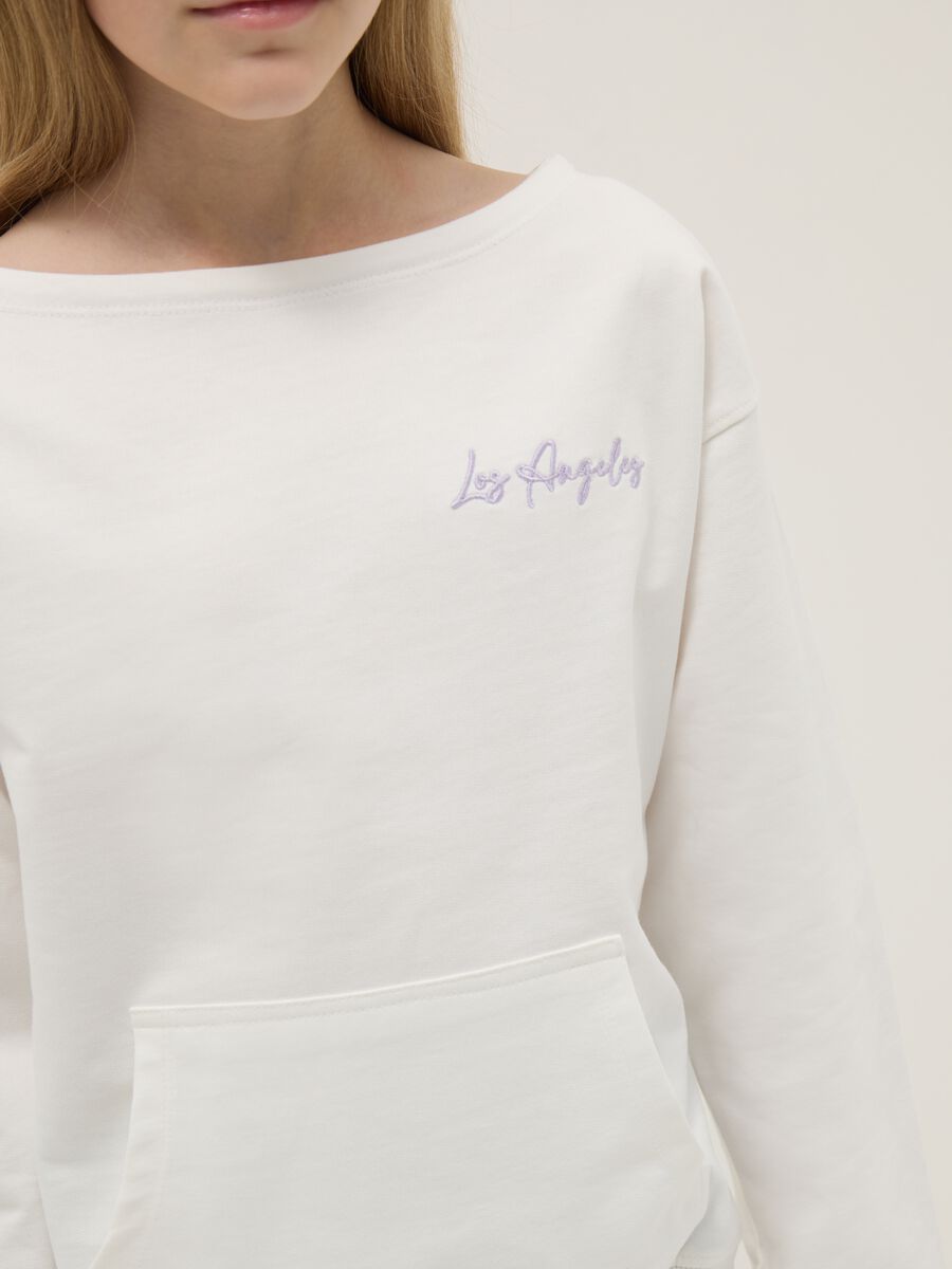 White pure cotton oversized fit girls' sweatshirt with boat neckline_2