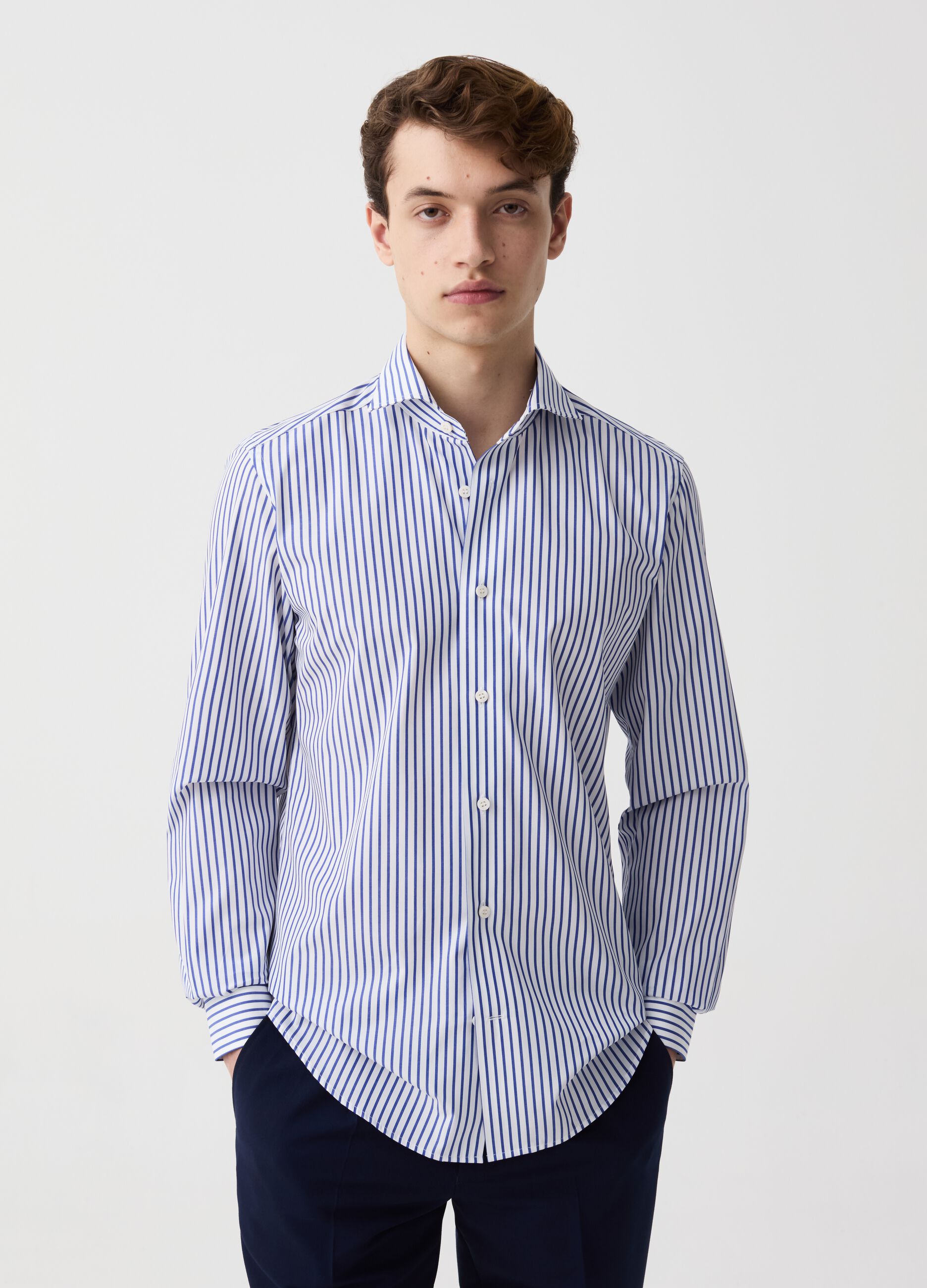 Slim-fit shirt in striped cotton
