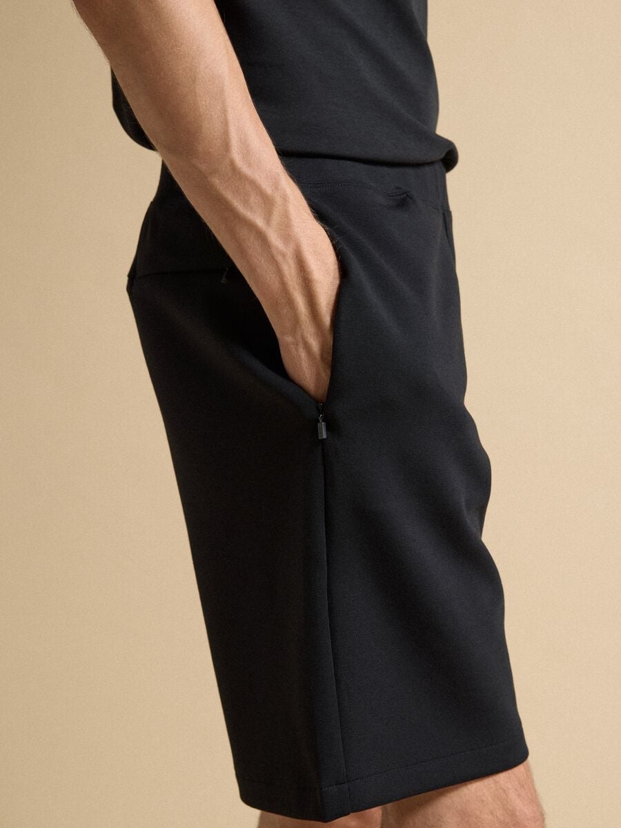 Breathable black 2-way stretch shorts_3
