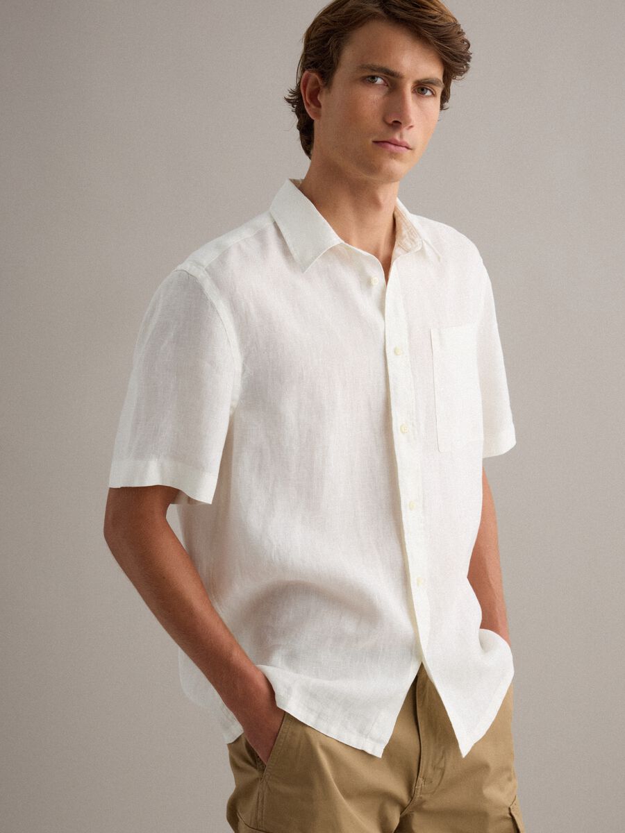 Wei&szlig;es Kurzarmhemd aus reinem Leinen, Regular Fit mit Brusttasche_0