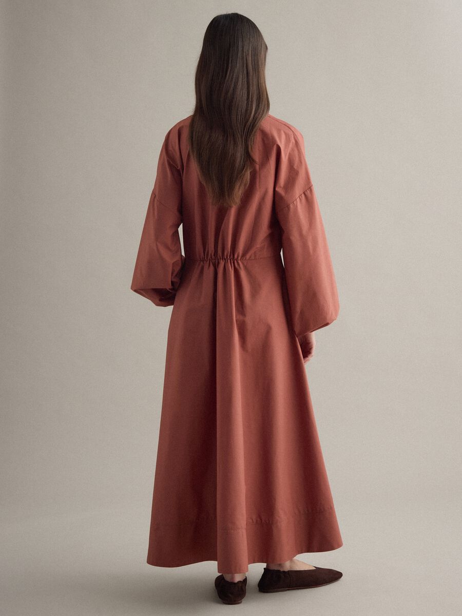 Long dress in pure brown cotton, regular fit_3