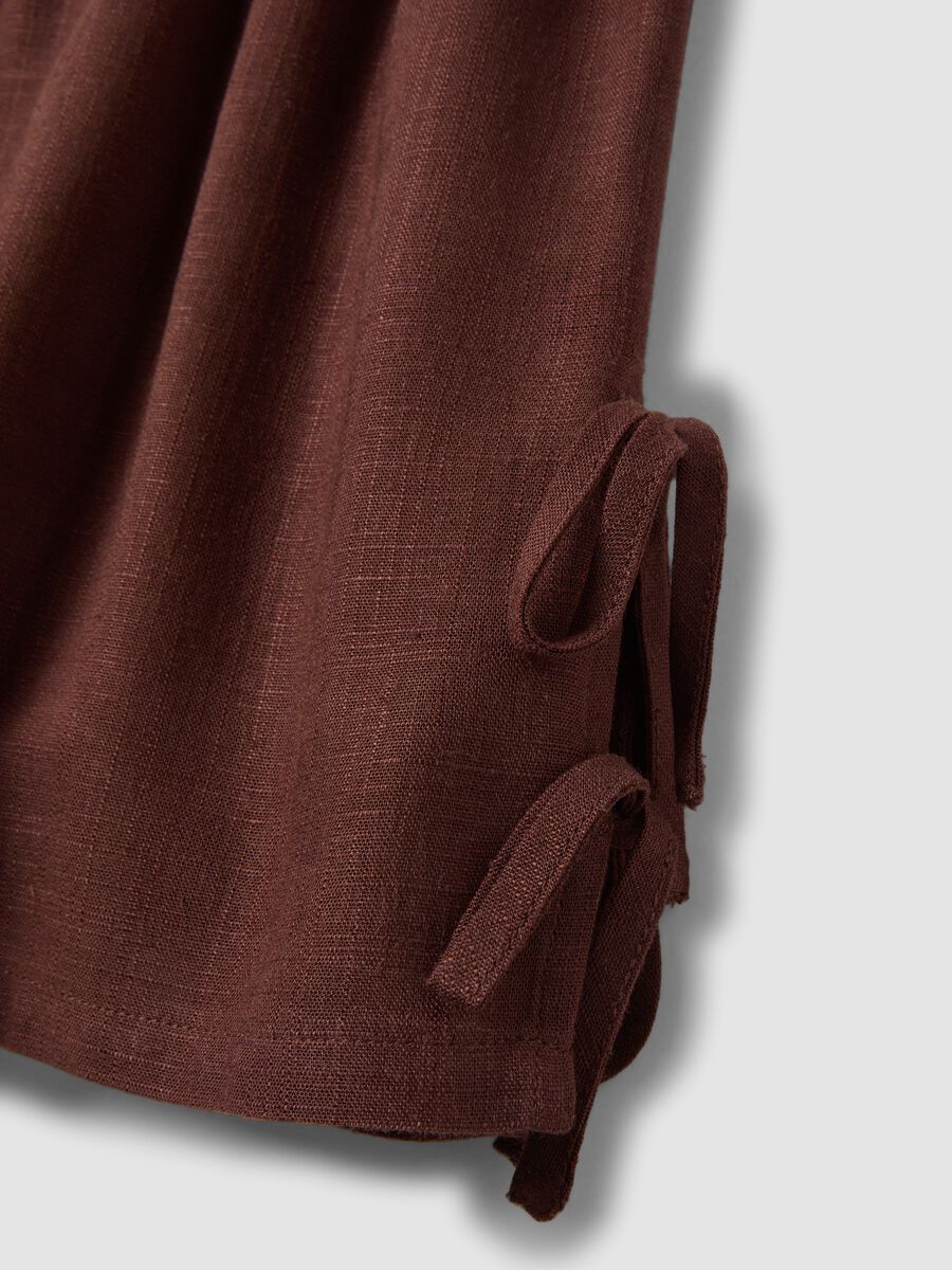Brown viscose-linen blend shorts with elasticated waist, regular fit_5