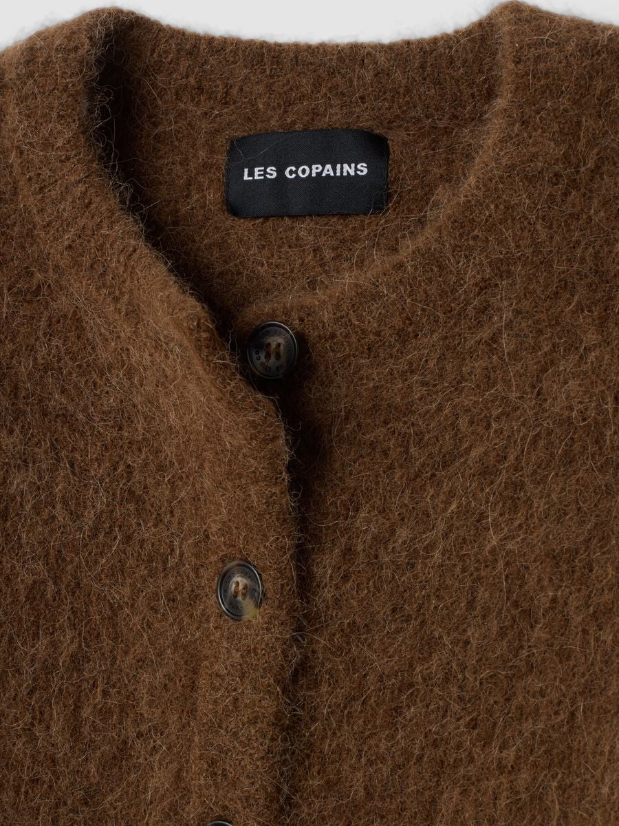 C&aacute;rdigan marr&oacute;n de cuello redondo en alpaca y lana el&aacute;stica_1
