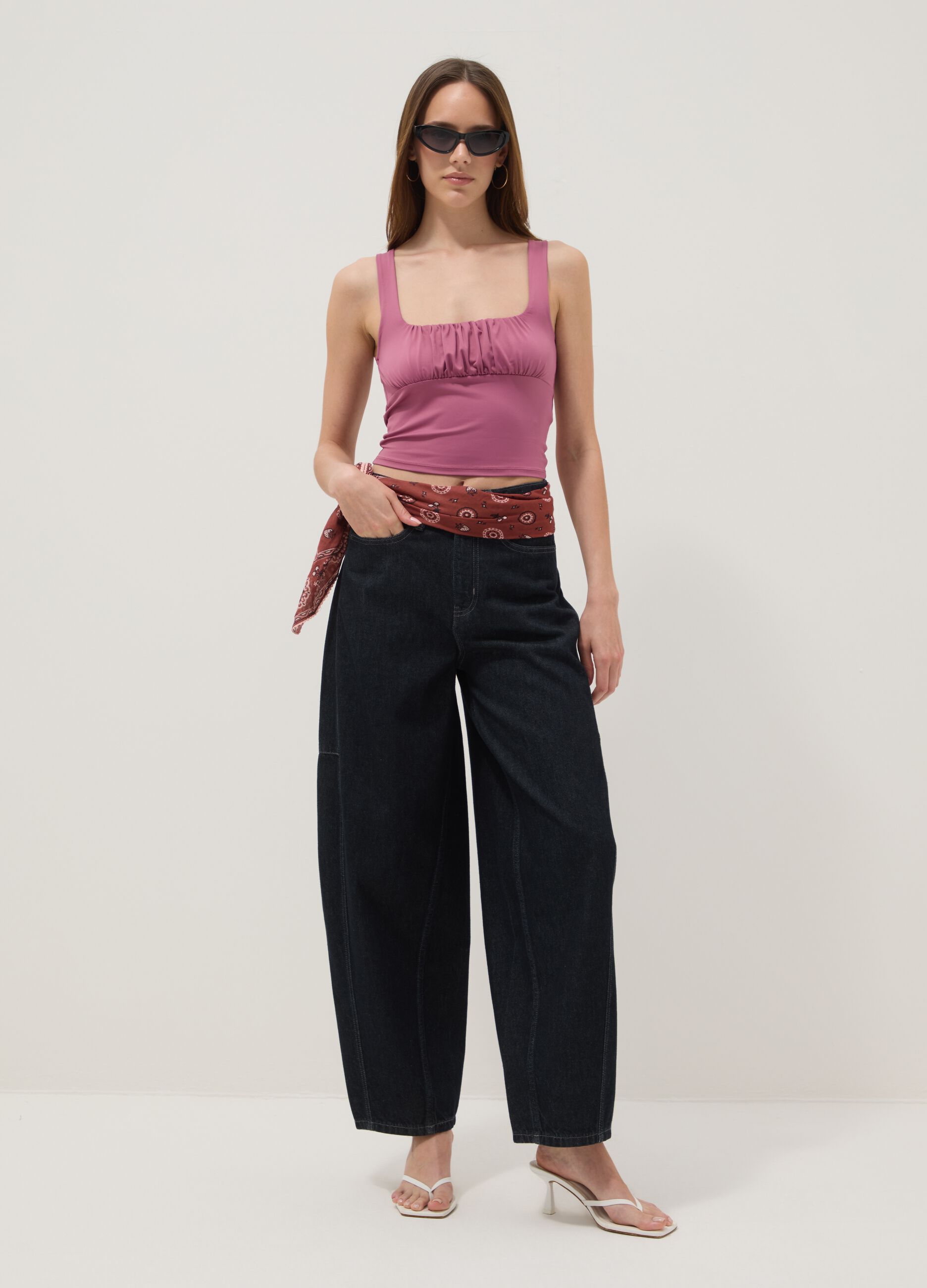 Rosa Stretch-Tanktop in Regular Fit mit Falten