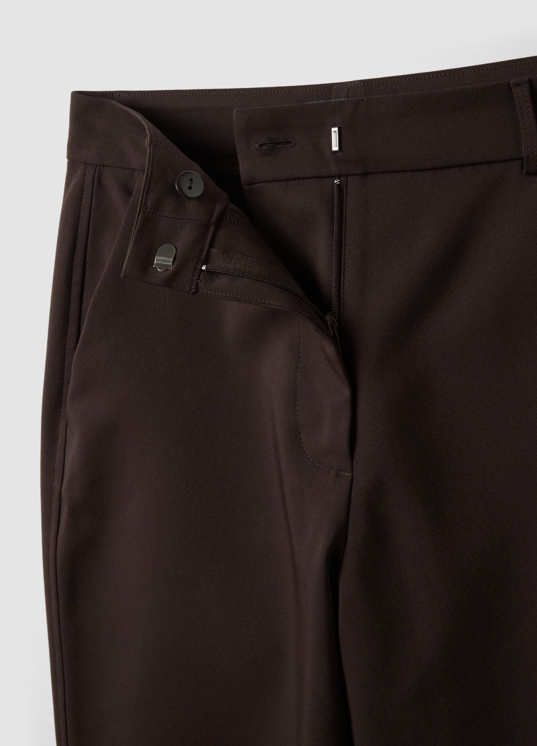 Braune Slim-Fit-Hose aus Stretch-Baumwolle