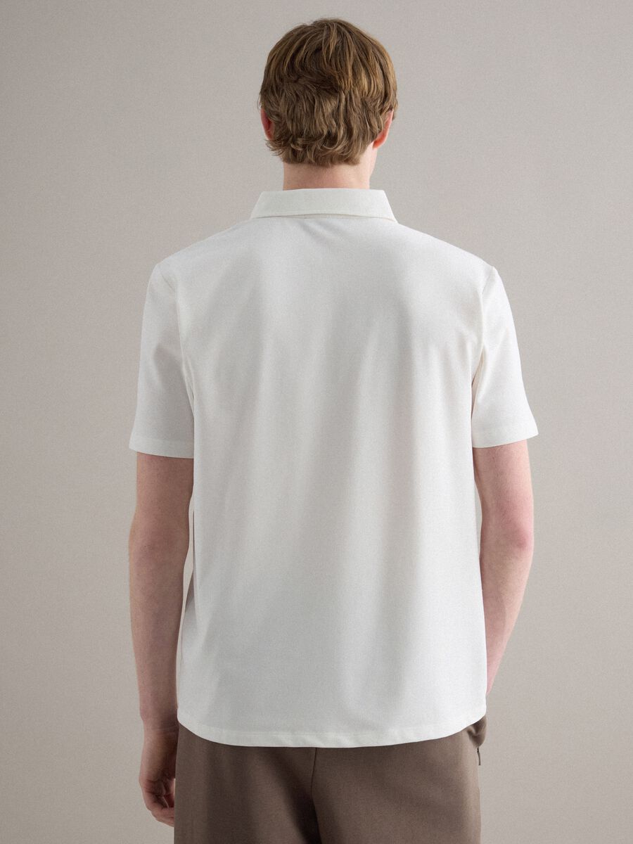 Wei&szlig;e Stretch-Baumwoll-Polohemd mit kurzen &Auml;rmeln Regular Fit_3