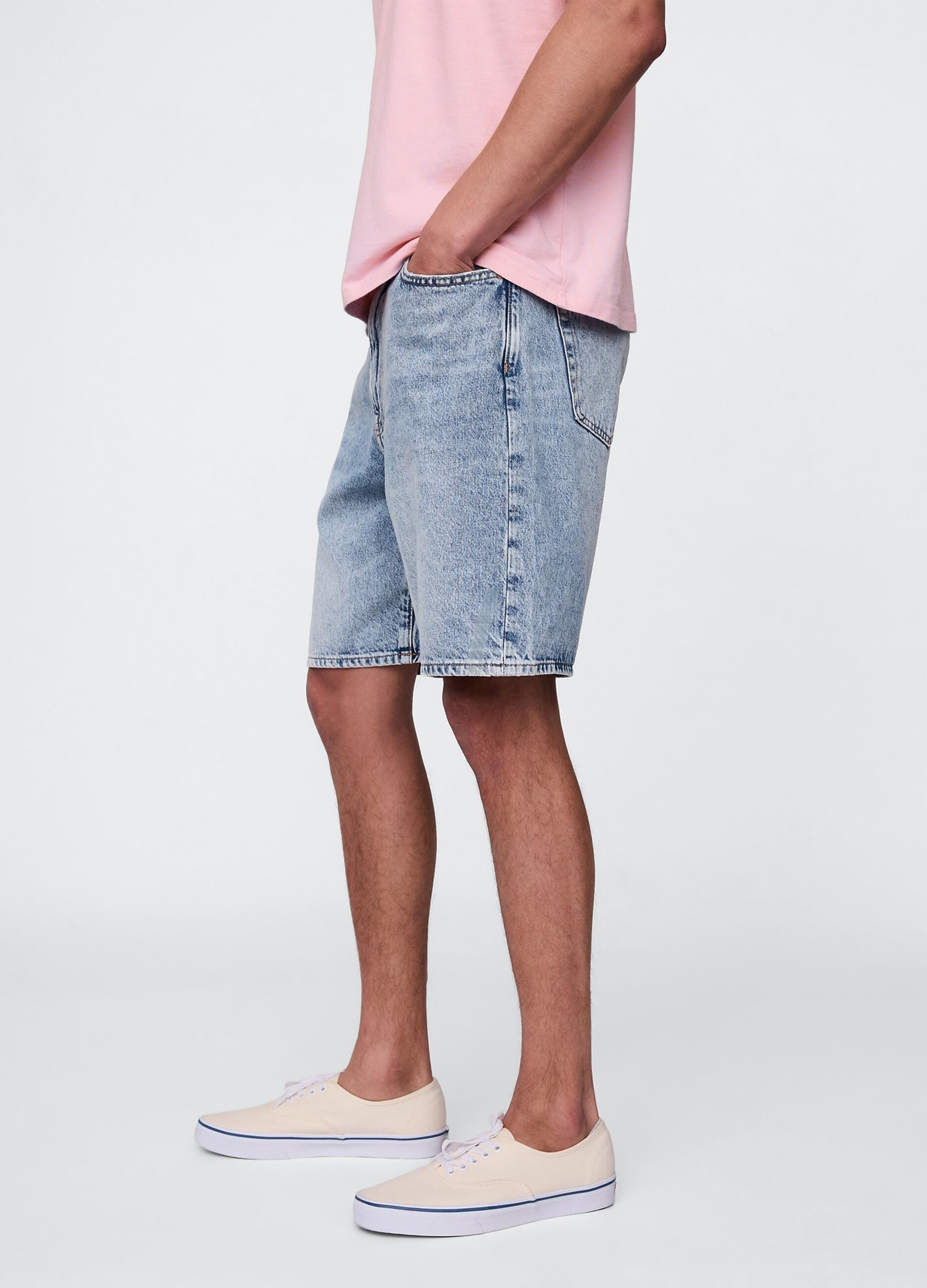 Blaue Jeans-Bermudas