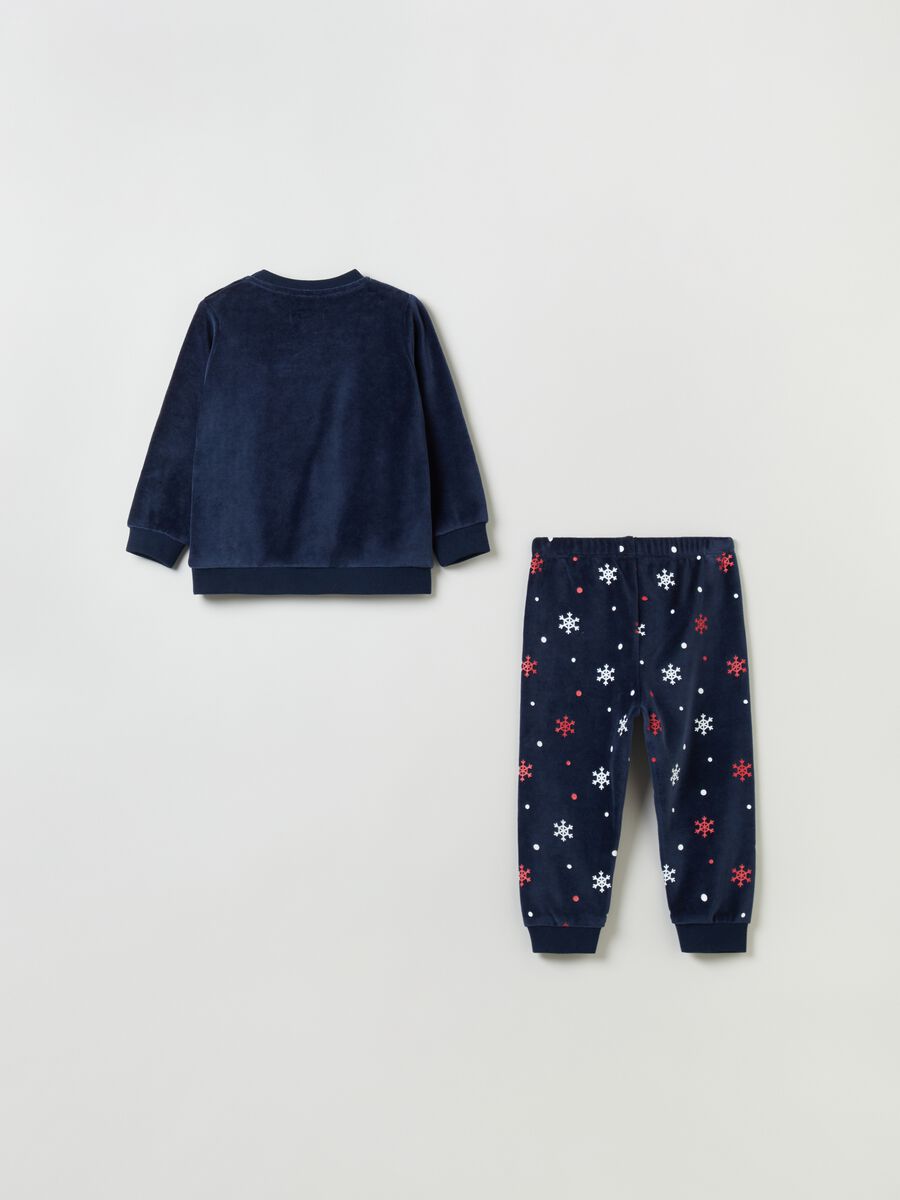 Pijama de terciopelo con bordado navideño Grogu_1