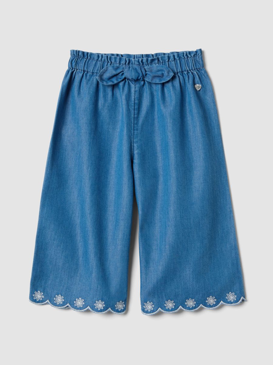 Pantaloni in misto cotone denim blu da bimba wide leg con ricami_0