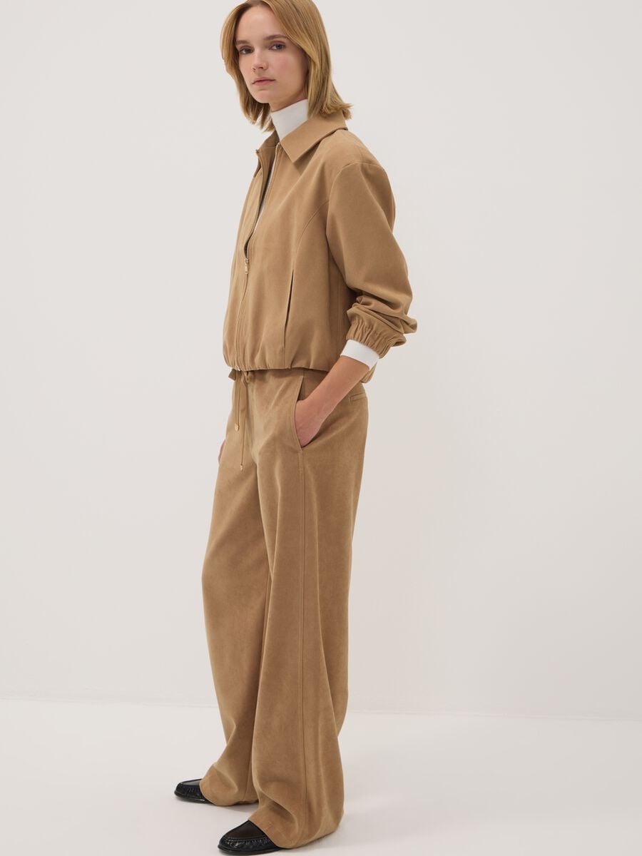 Beiger Blazer aus Stretchstoff im Over-Fit mit Reissverschluss_1