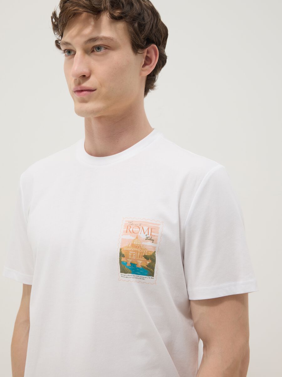 Wei&szlig;es T-Shirt aus reiner Baumwolle mit aufgesetztem Print, Regular Fit_2