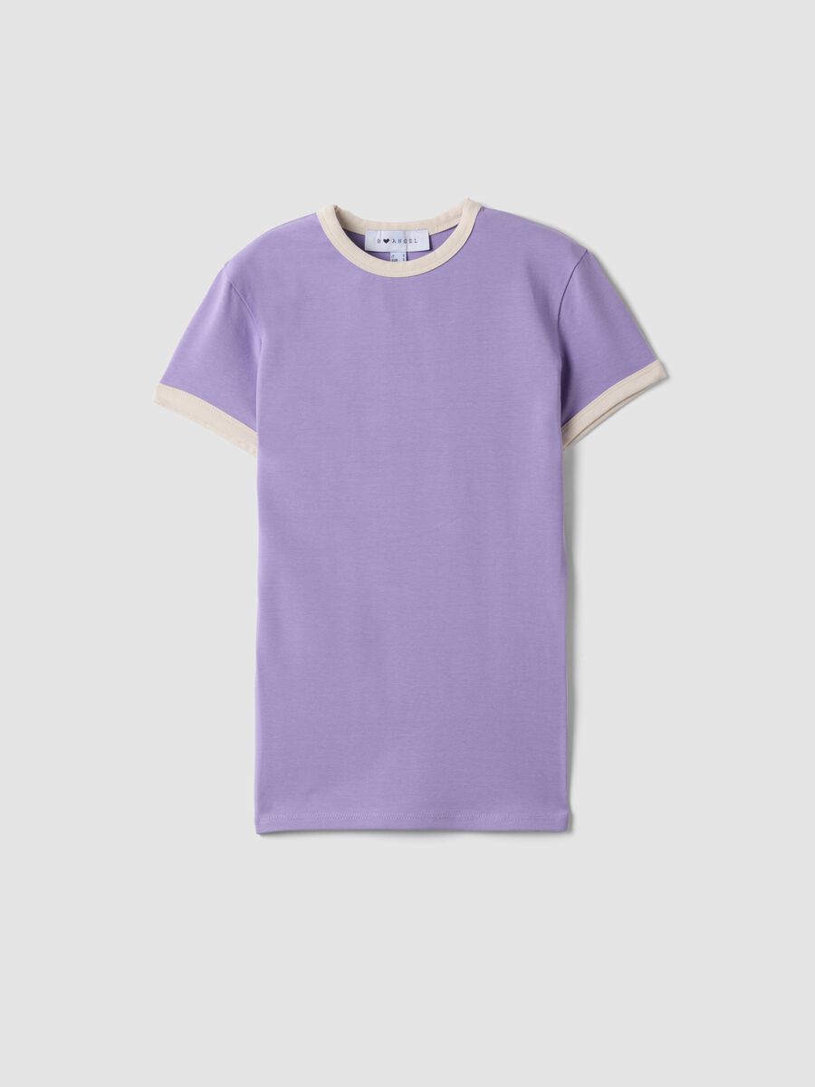 Violettes, figurbetontes T-Shirt aus Stretch-Baumwolle mit Kontrastpaspeln_0