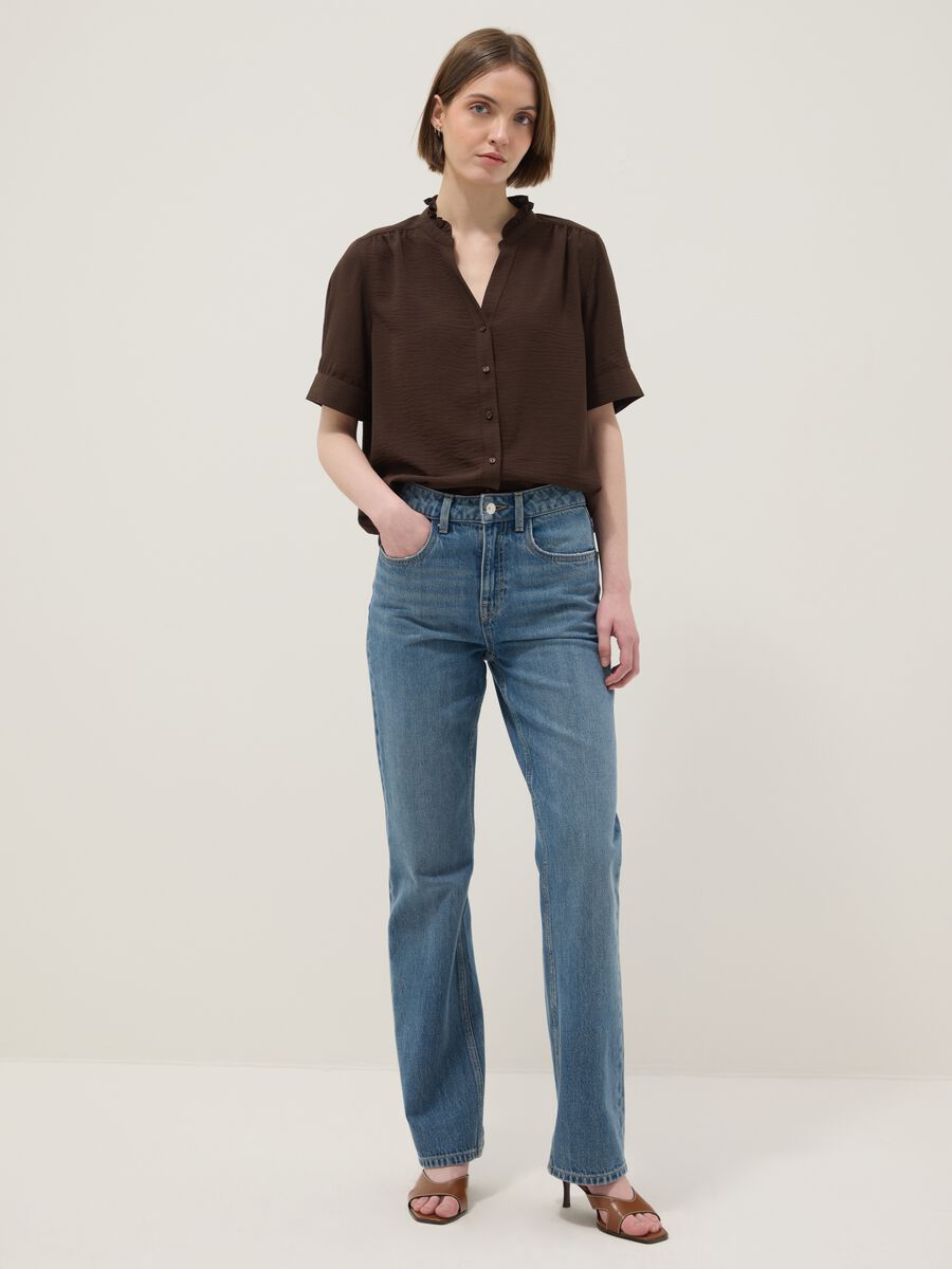 Camisa castanha de manga curta em puro algod&atilde;o regular fit_1