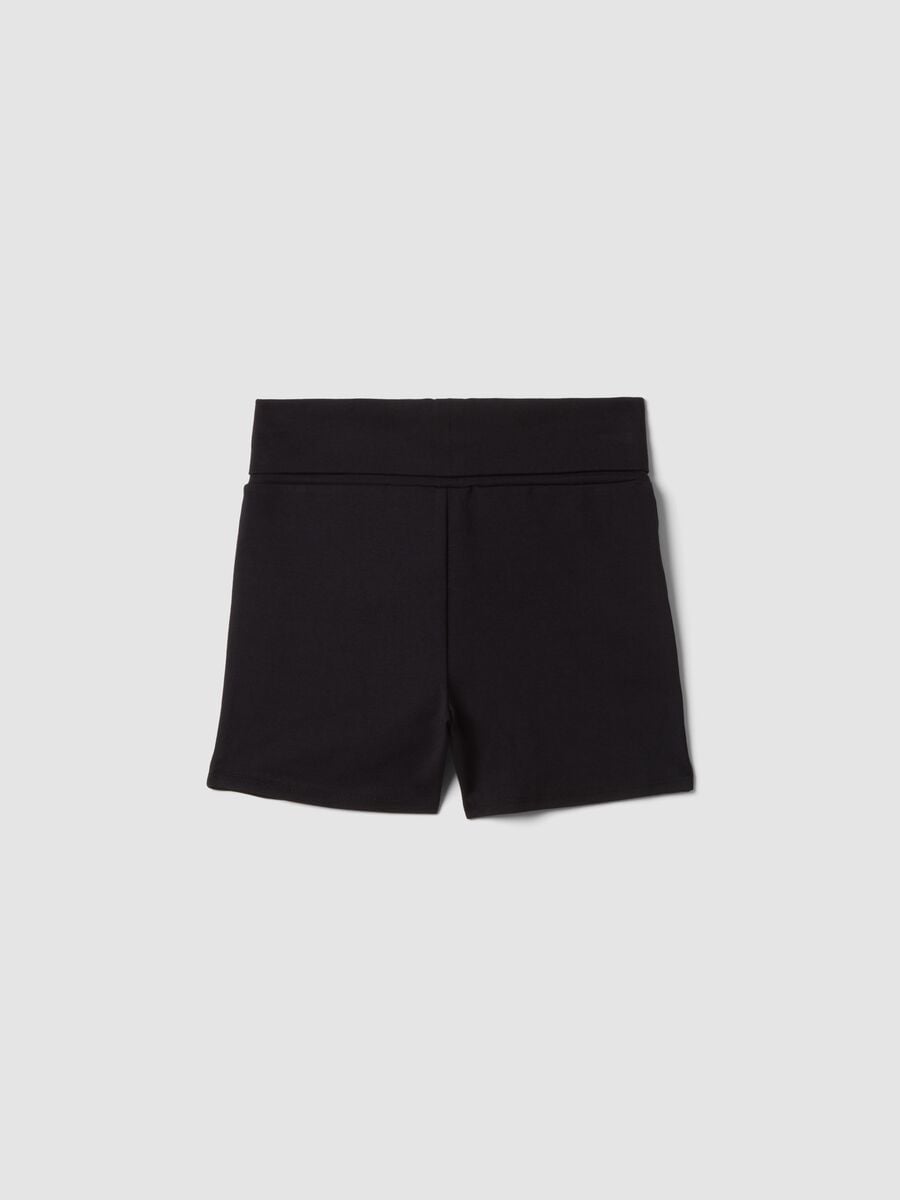 Schwarze Slim-Fit-Shorts aus elastischer Bio-Baumwolle f&uuml;r M&auml;dchen_4
