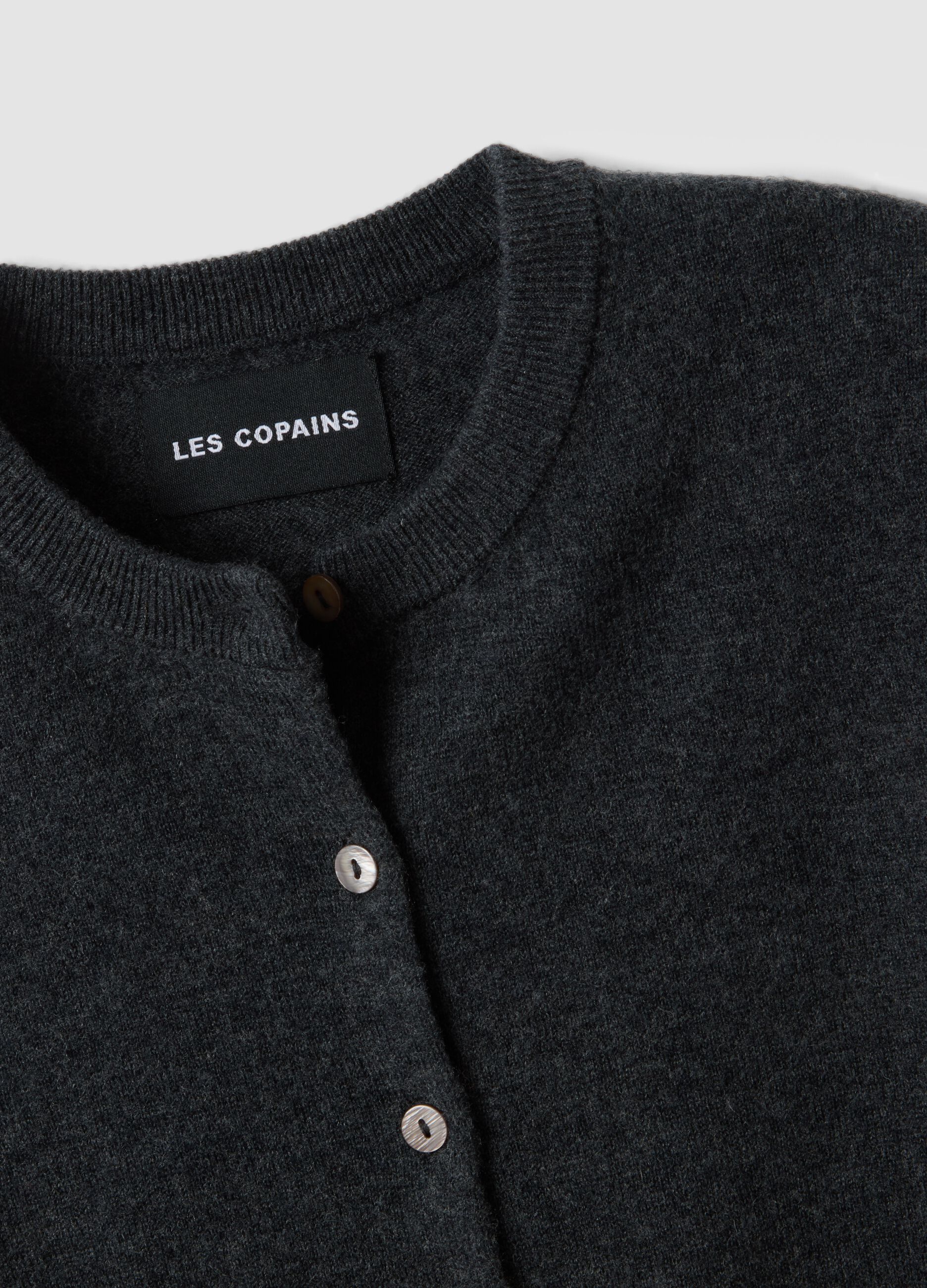 Cardigan grigio in pura lana con girocollo e bottoni regular fit