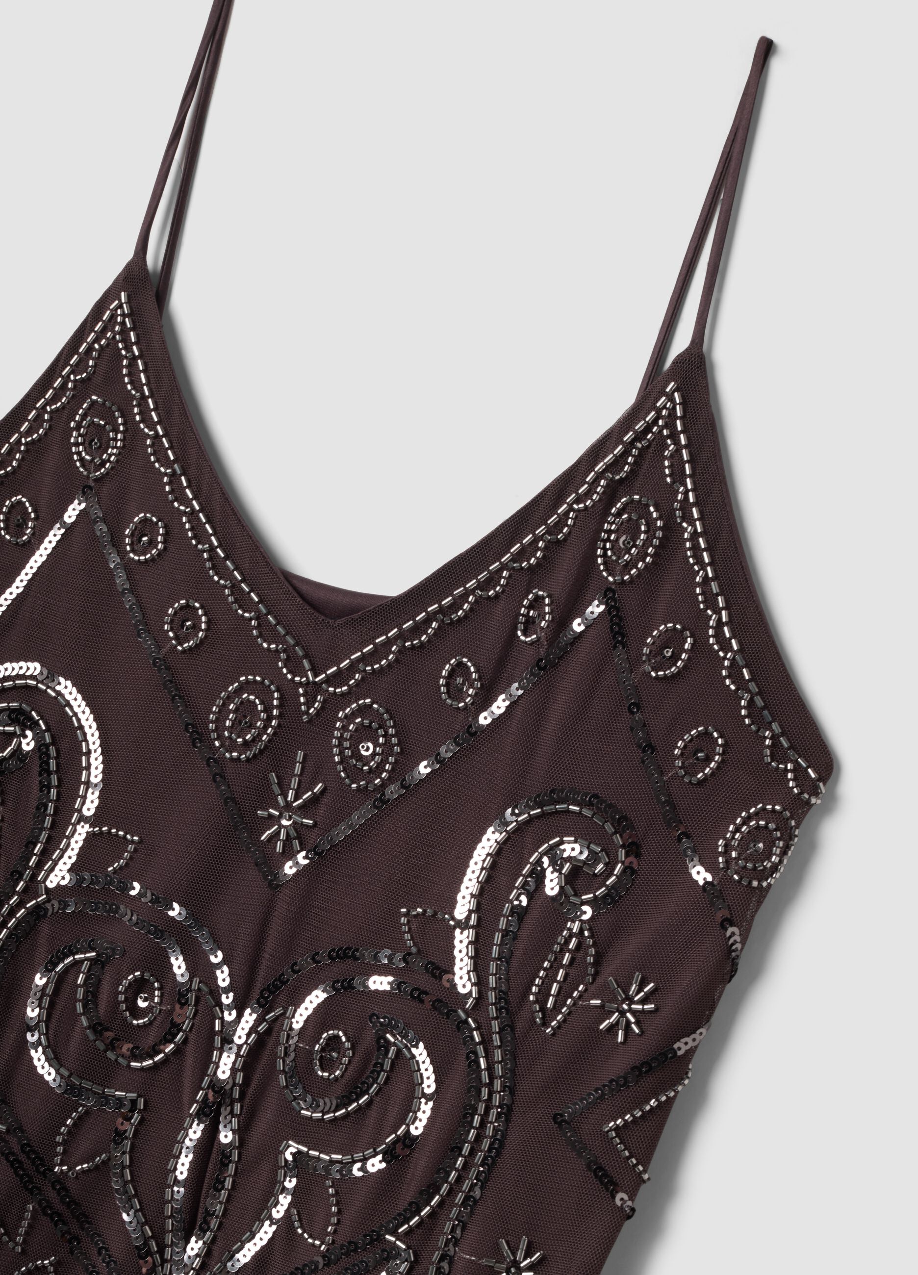 Brown fitted stretch dress with sequins