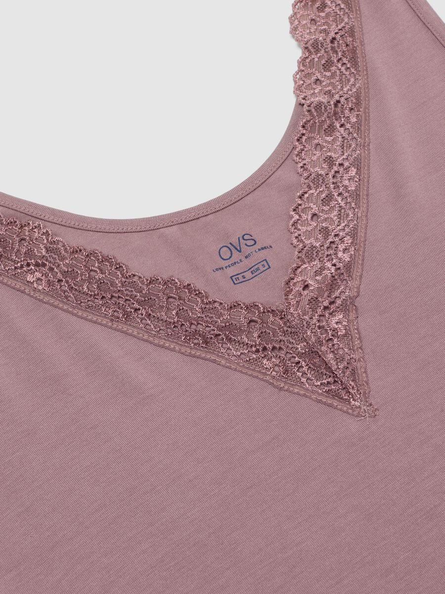 Canotta in viscosa elasticizzata rosa regular fit deep V con pizzo_1