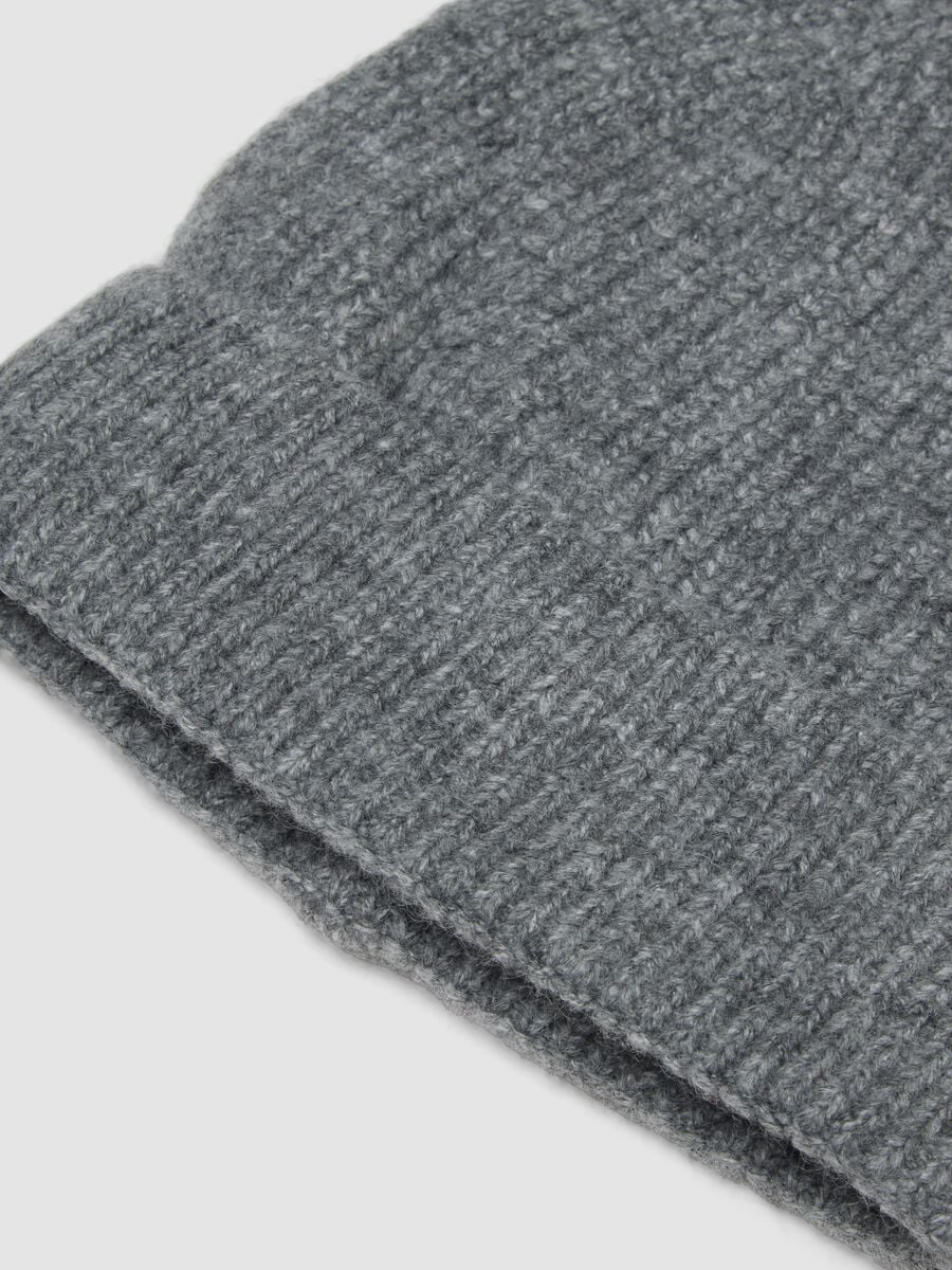 Cappello grigio melange in tessuto elasticizzato_1
