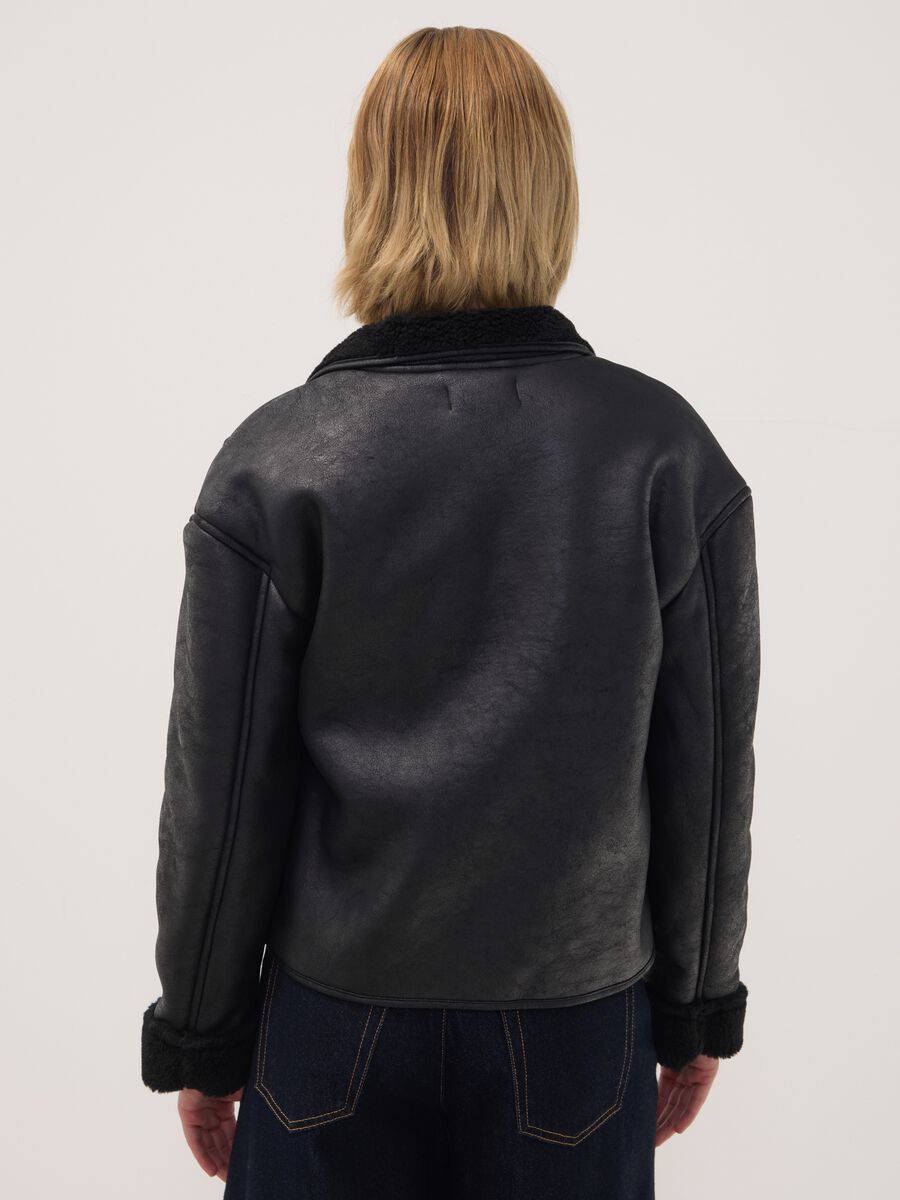 Black regular jacket with wide collar_3