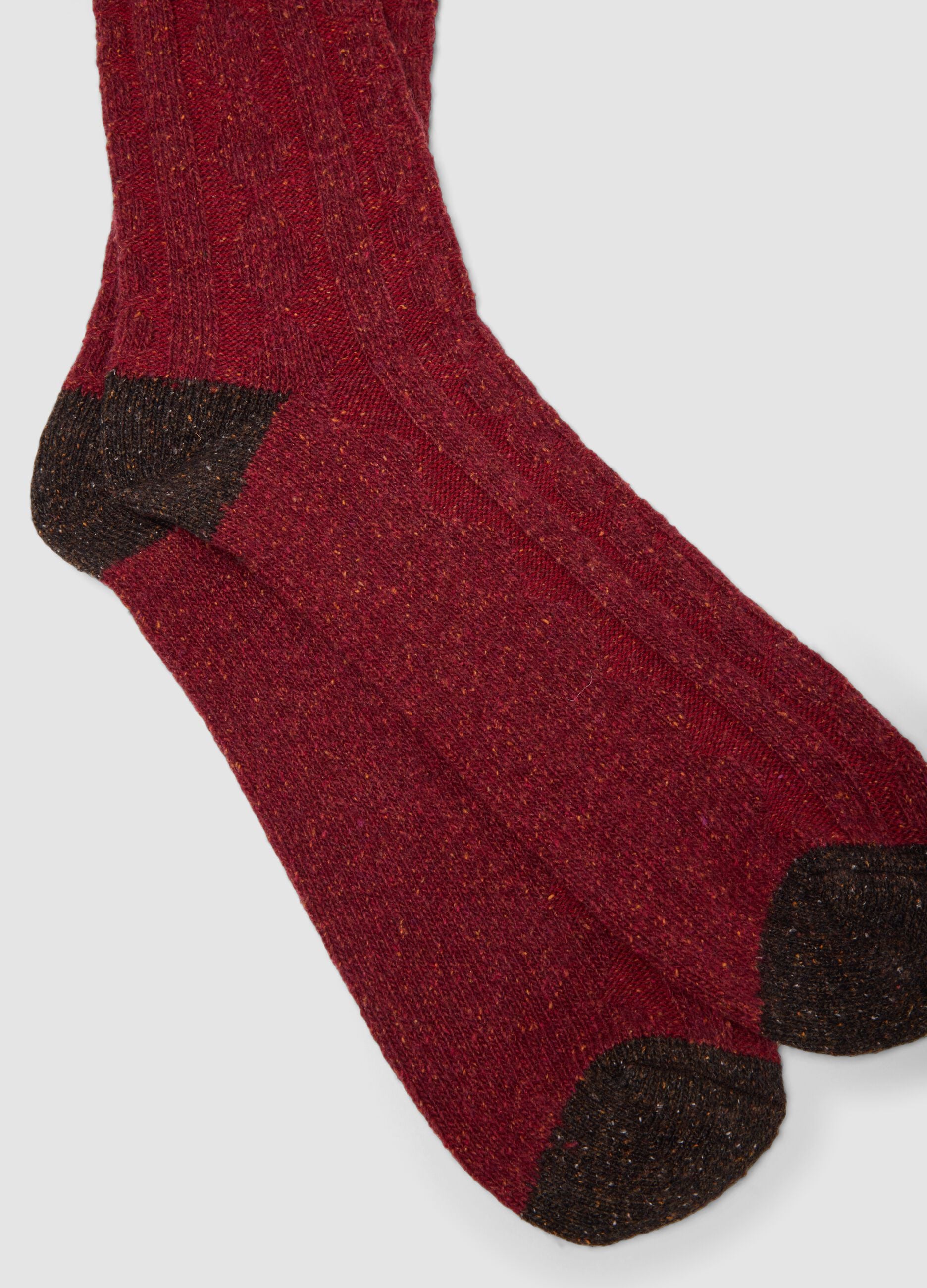 Kurze rote Socken aus elastischer Wolle und Seide