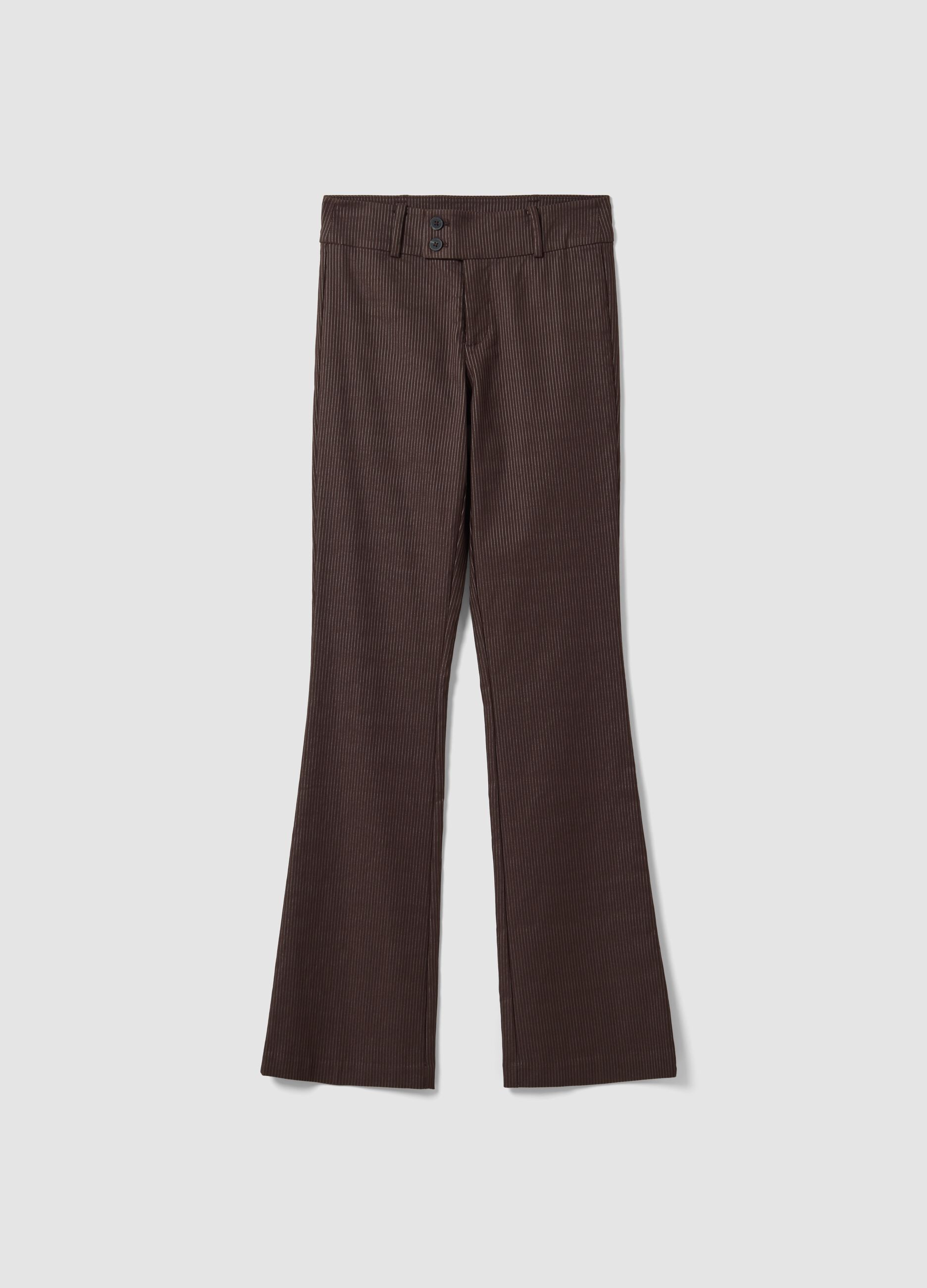 Pantaloni marroni flare in viscosa elasticizzata con fantasia gessata