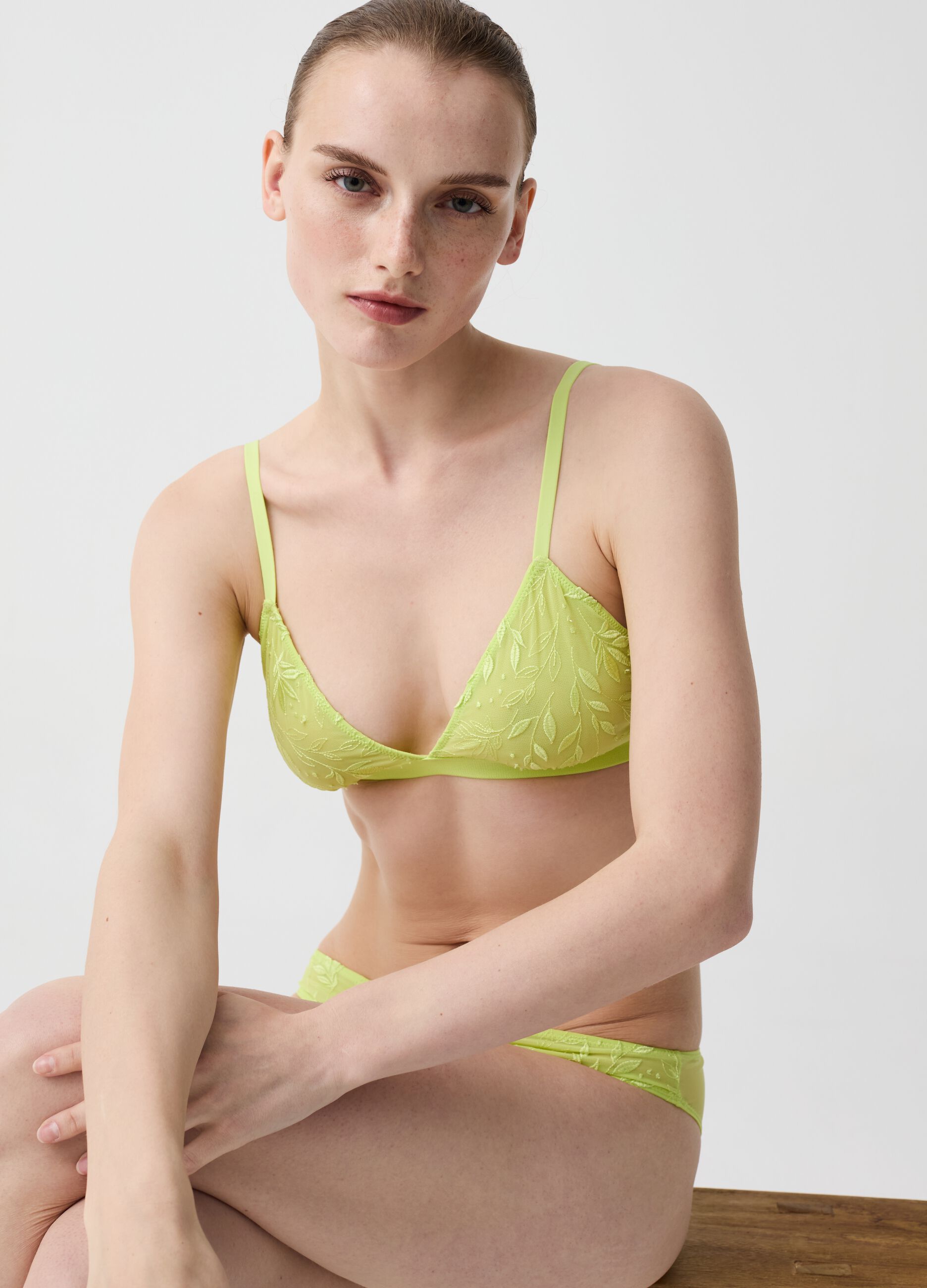 The Triangle soft bra with foliage embroidery