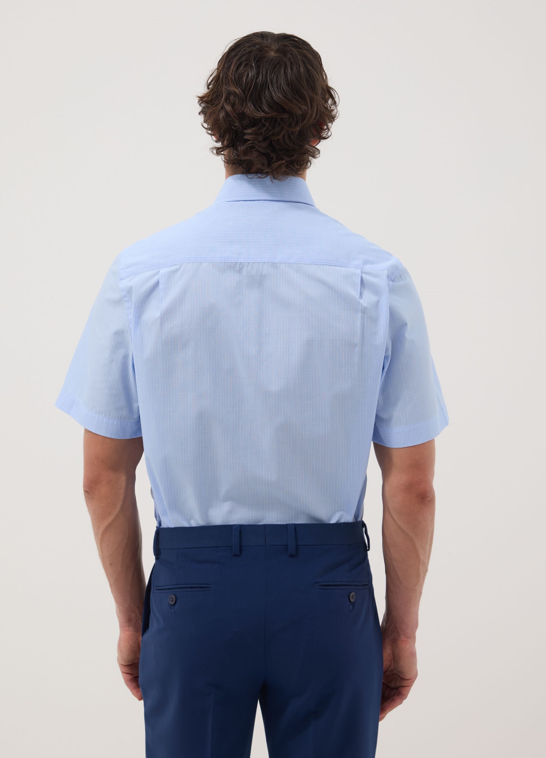 Light blue short-sleeve shirt with button-down collar