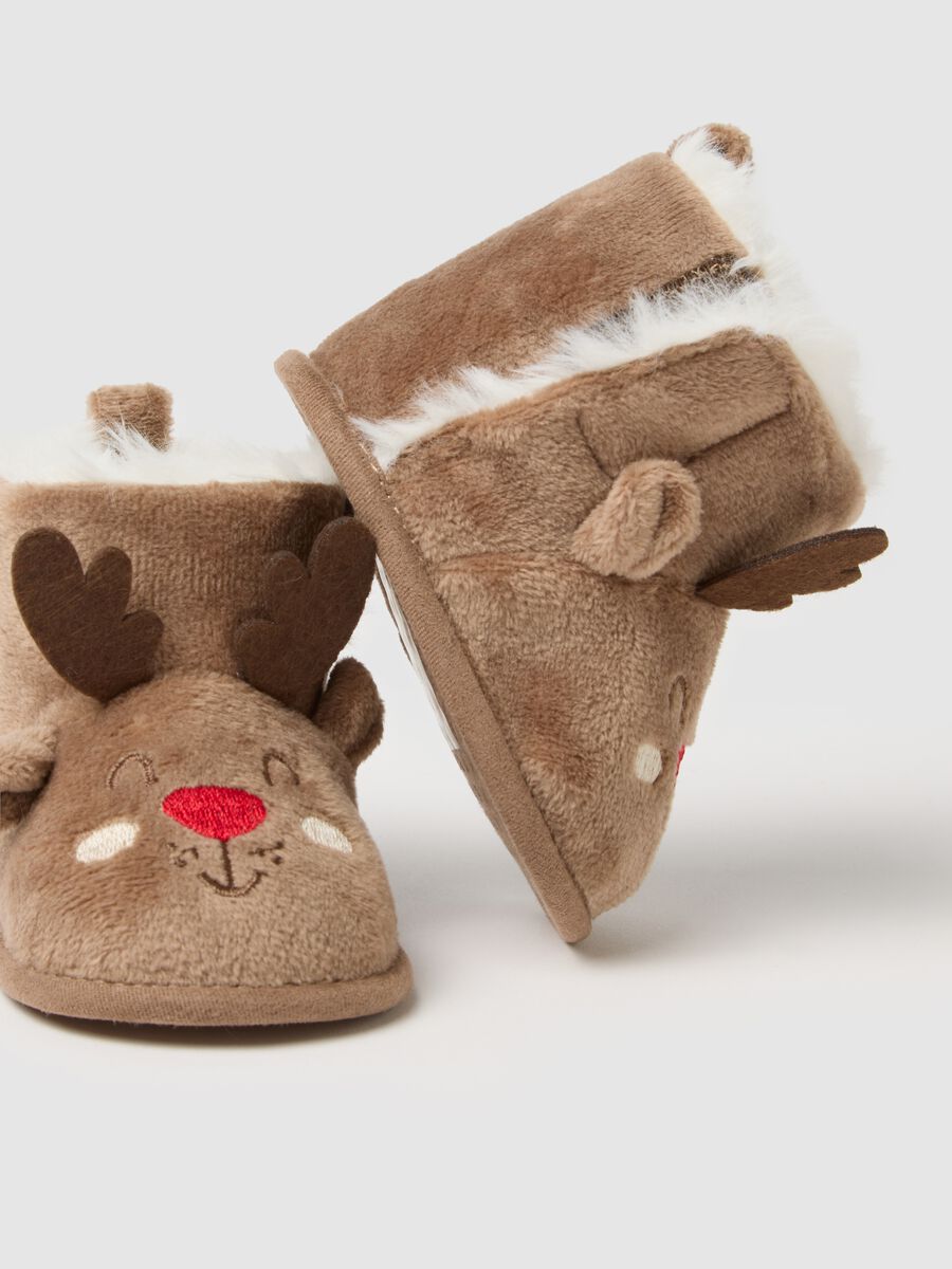 Brown Christmas booties for newborns shaped like reindeer_2