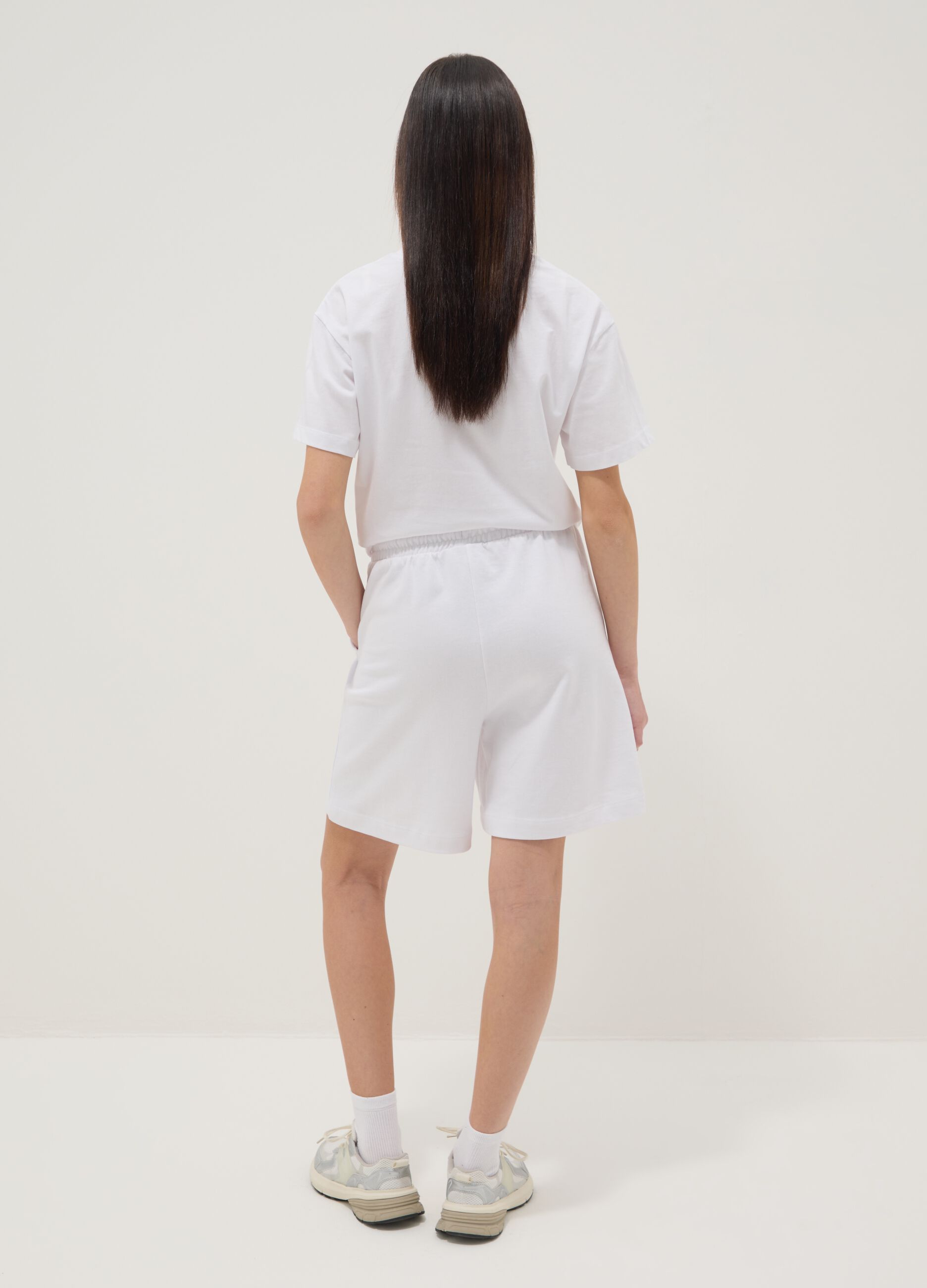 White pure cotton shorts with elasticated waist