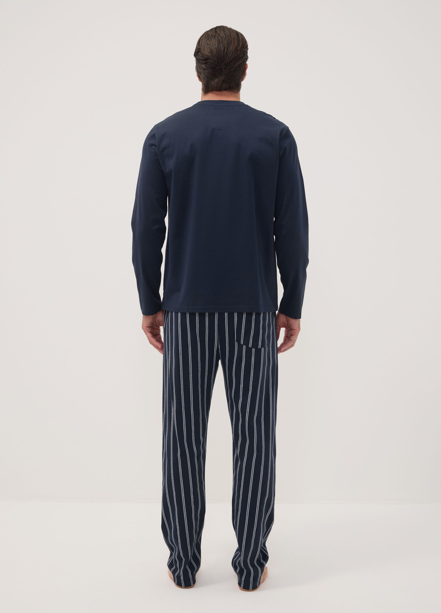 Pigiama blu navy in puro cotone organico con girocollo