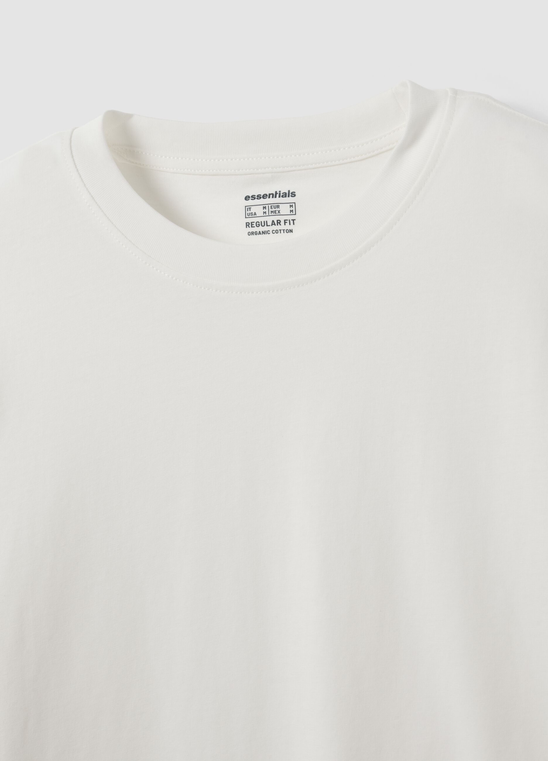 White long-sleeved crew-neck T-shirt in pure organic cotton