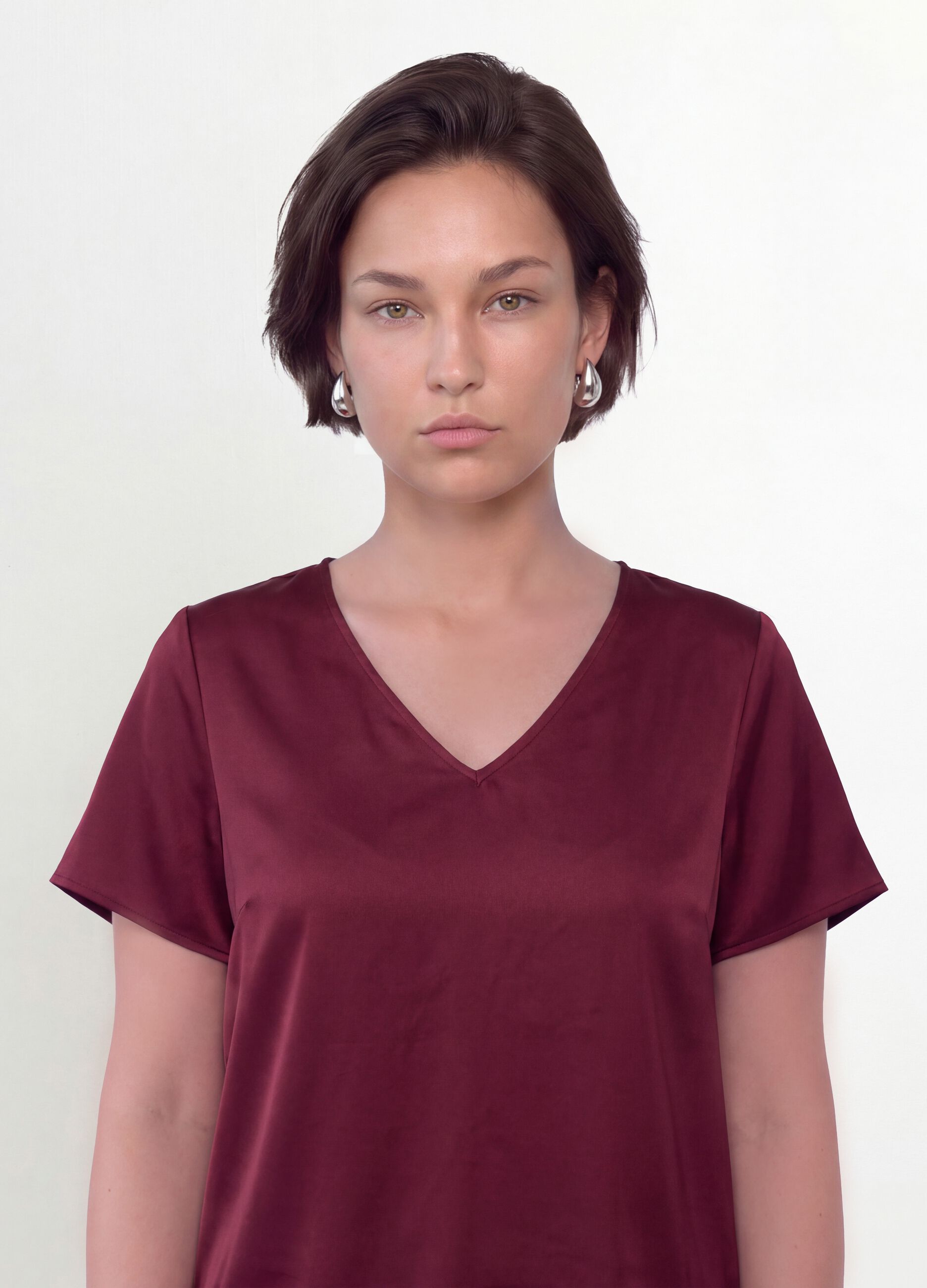 Red satin V-neck blouse in stretch fabric, regular fit
