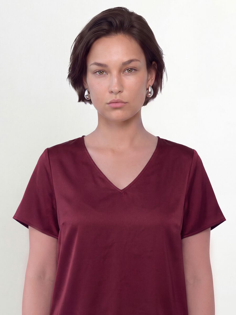 Red satin V-neck stretch blouse, regular fit_0