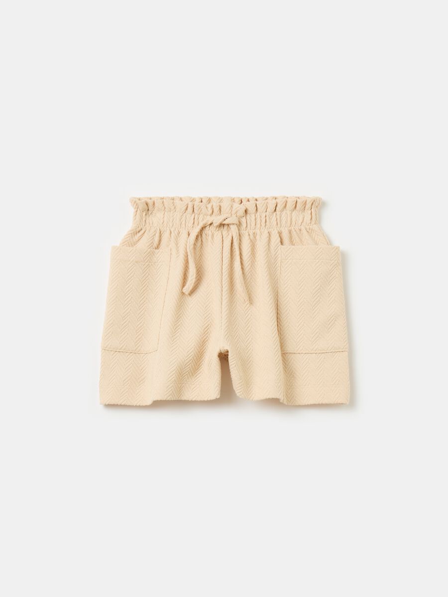 Shorts con estampado de espiga_0