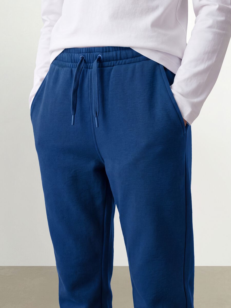 Blue organic cotton joggers with drawstring for boys_2